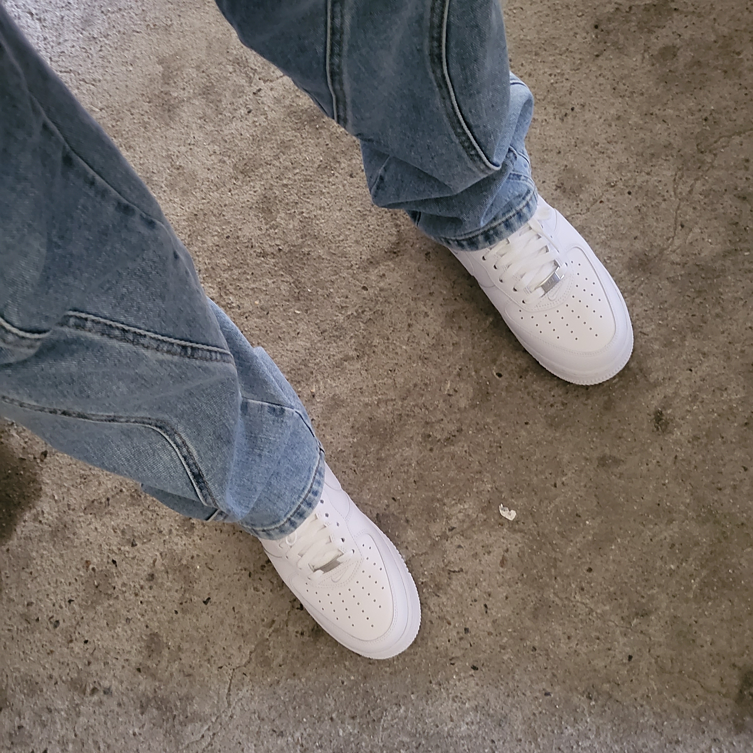 Nike x Supreme Air Force 1 Low White 착용 스타일 - 2