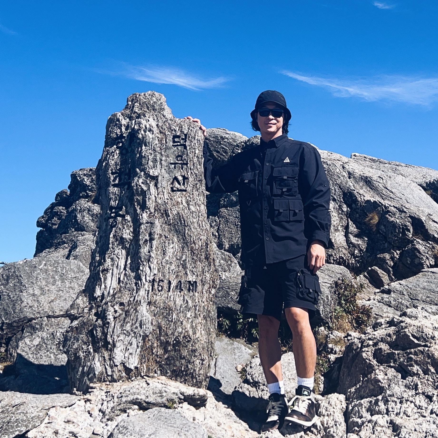 Nike ACG Cargo Shorts Black - Asia, Nike ACG Devastation Trail Work Shirt Black - Asia 착용 스타일