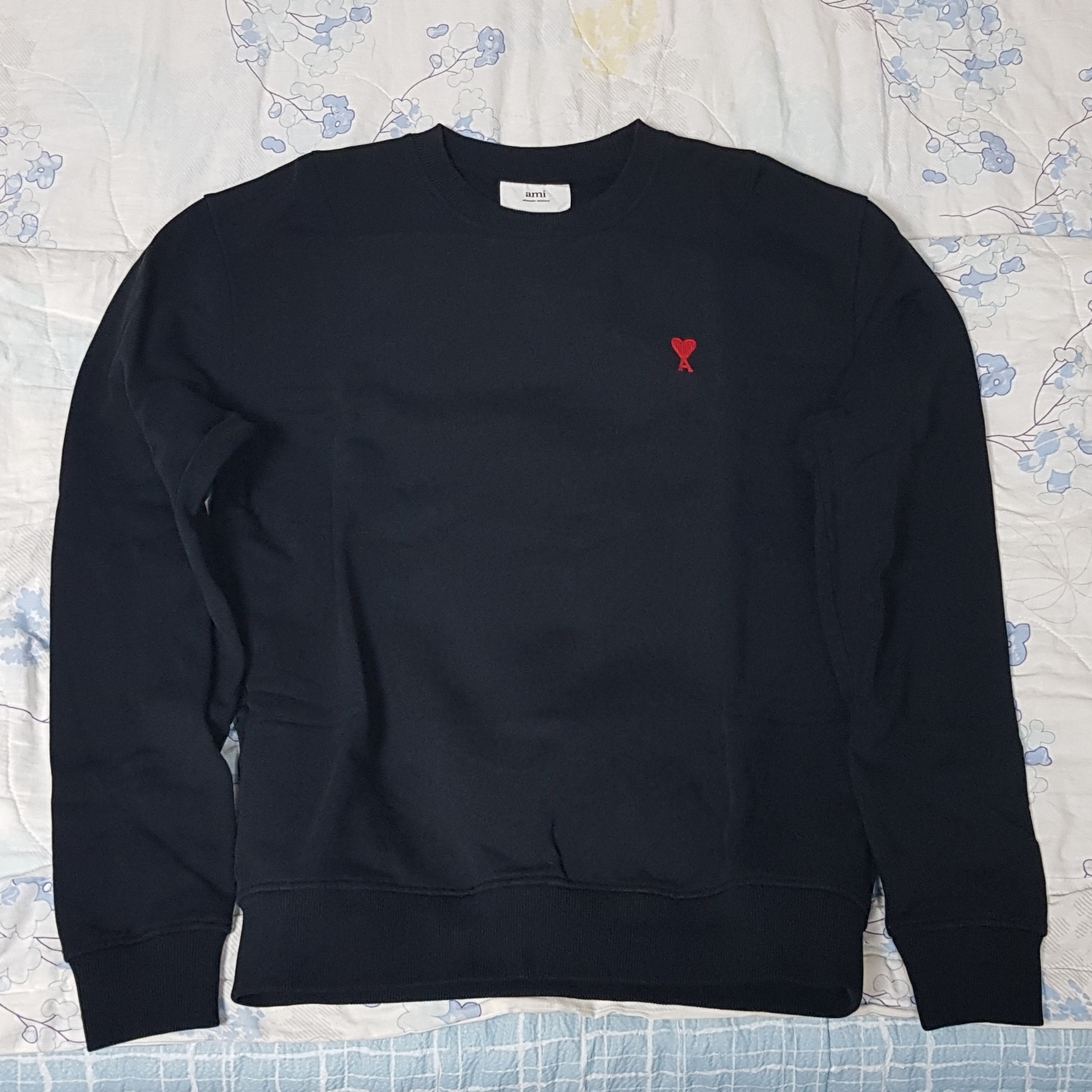 AMI de Coeur Sweatshirt Black 착용 스타일 - 1