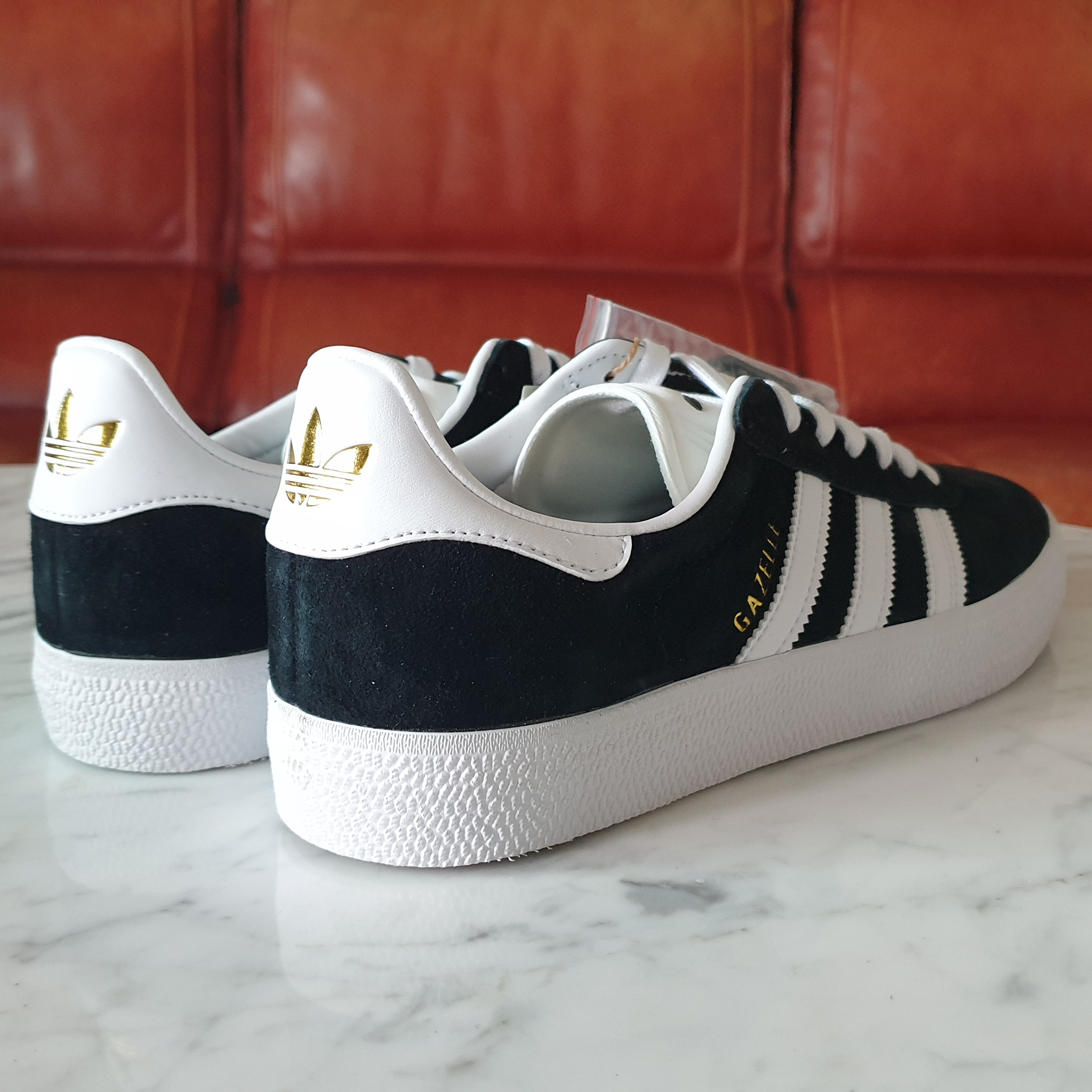 Adidas Gazelle ADV Core Black 착용 스타일 - 2