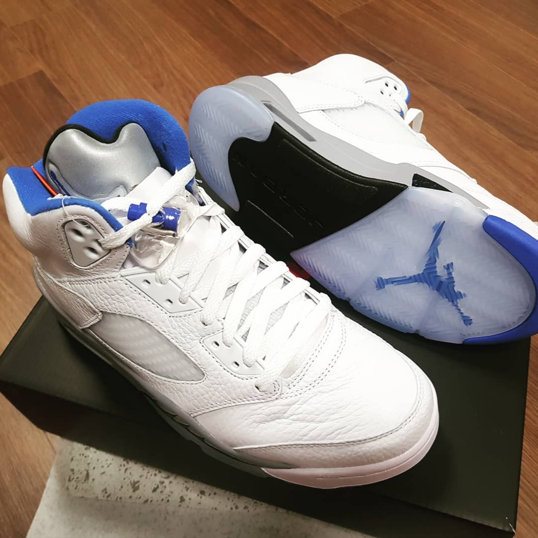 Jordan 5 Retro Stealth 2.0 착용 스타일