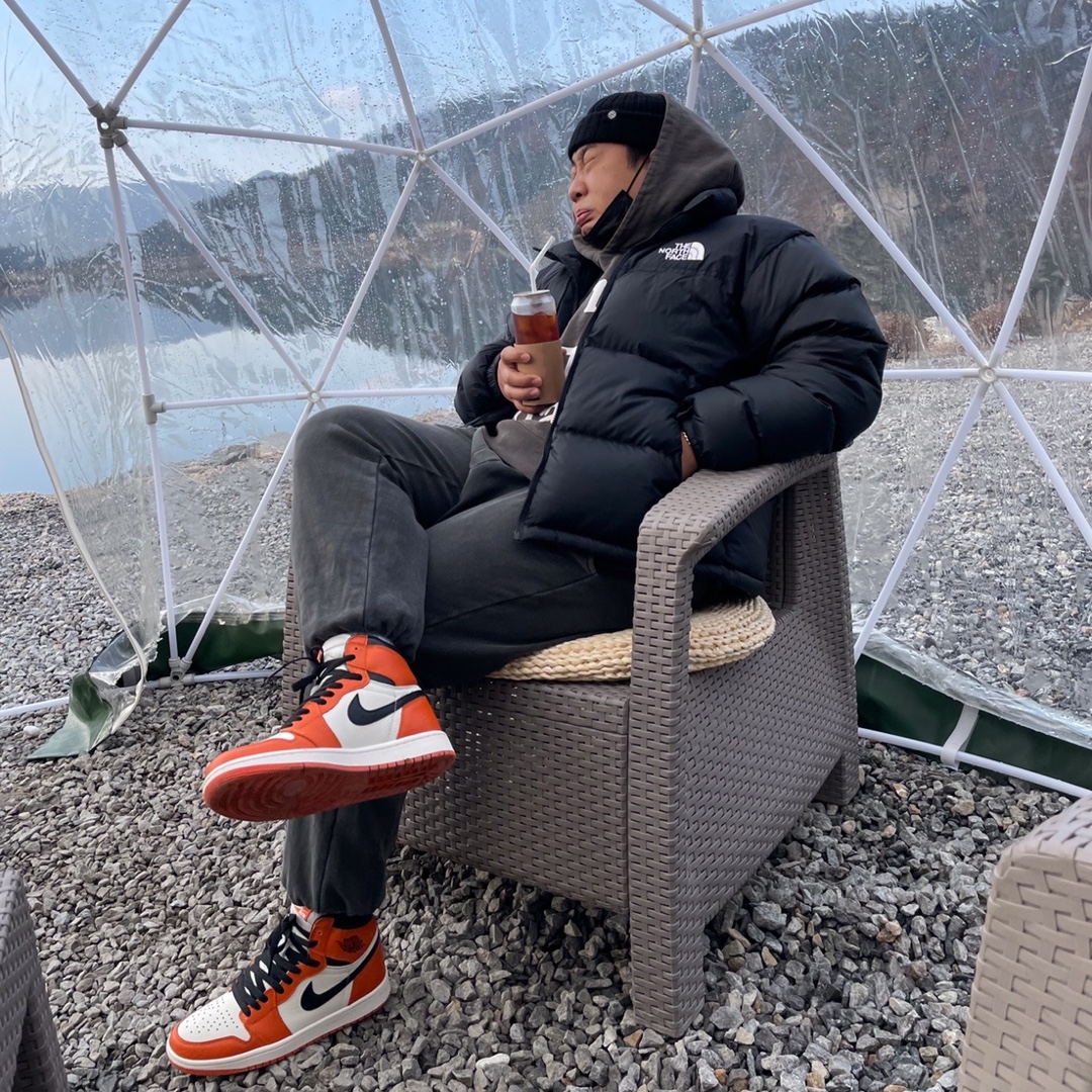 Jordan 1 Retro High OG Reverse Shattered Backboard 착용 스타일