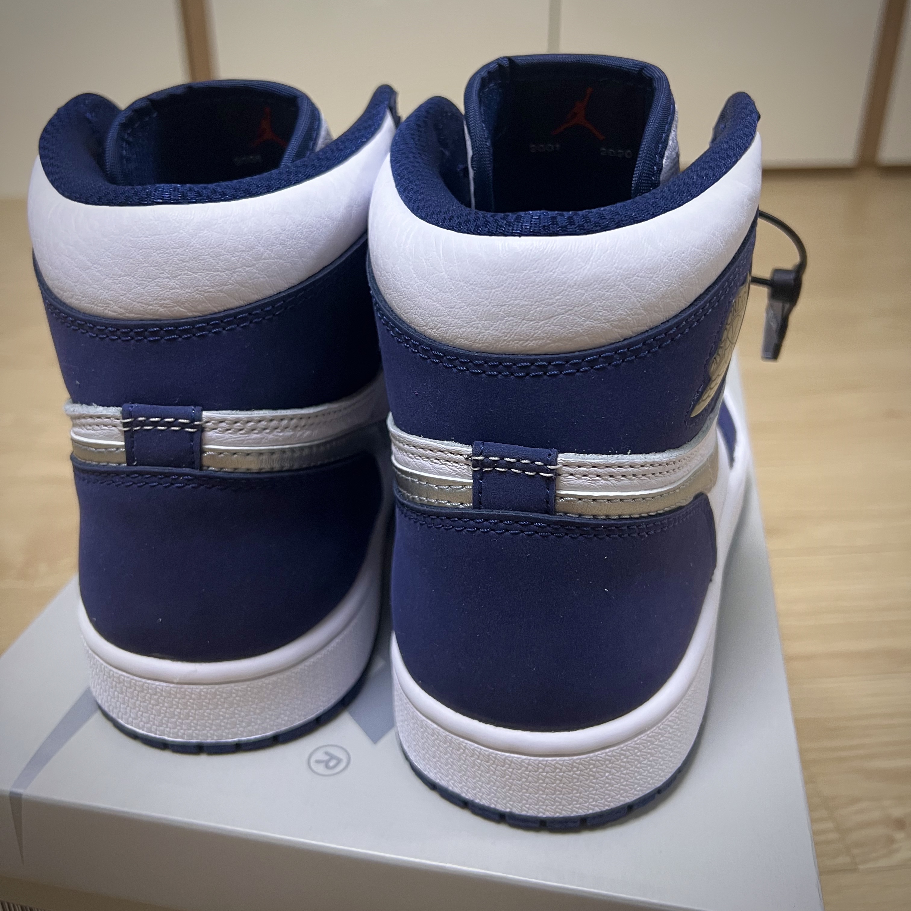 Jordan 1 Retro High OG CO.JP Midnight Navy 착용 스타일 - 3