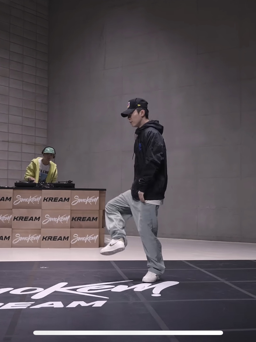 Jordan 1 Retro High Spider-Man Origin Story 착용 스타일 - 2
