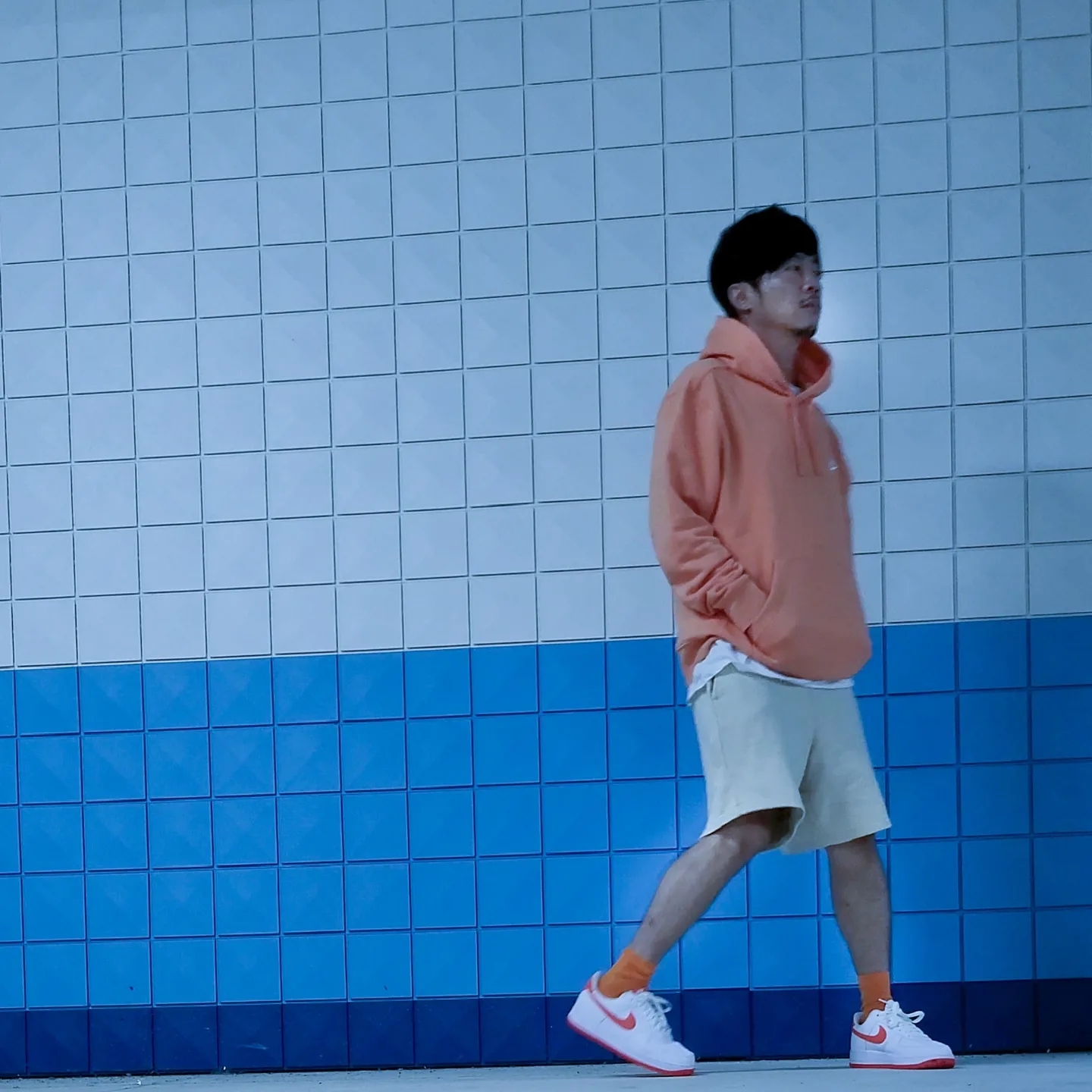 Nike Air Force 1 '07 Low White Team Orange 착용 스타일
