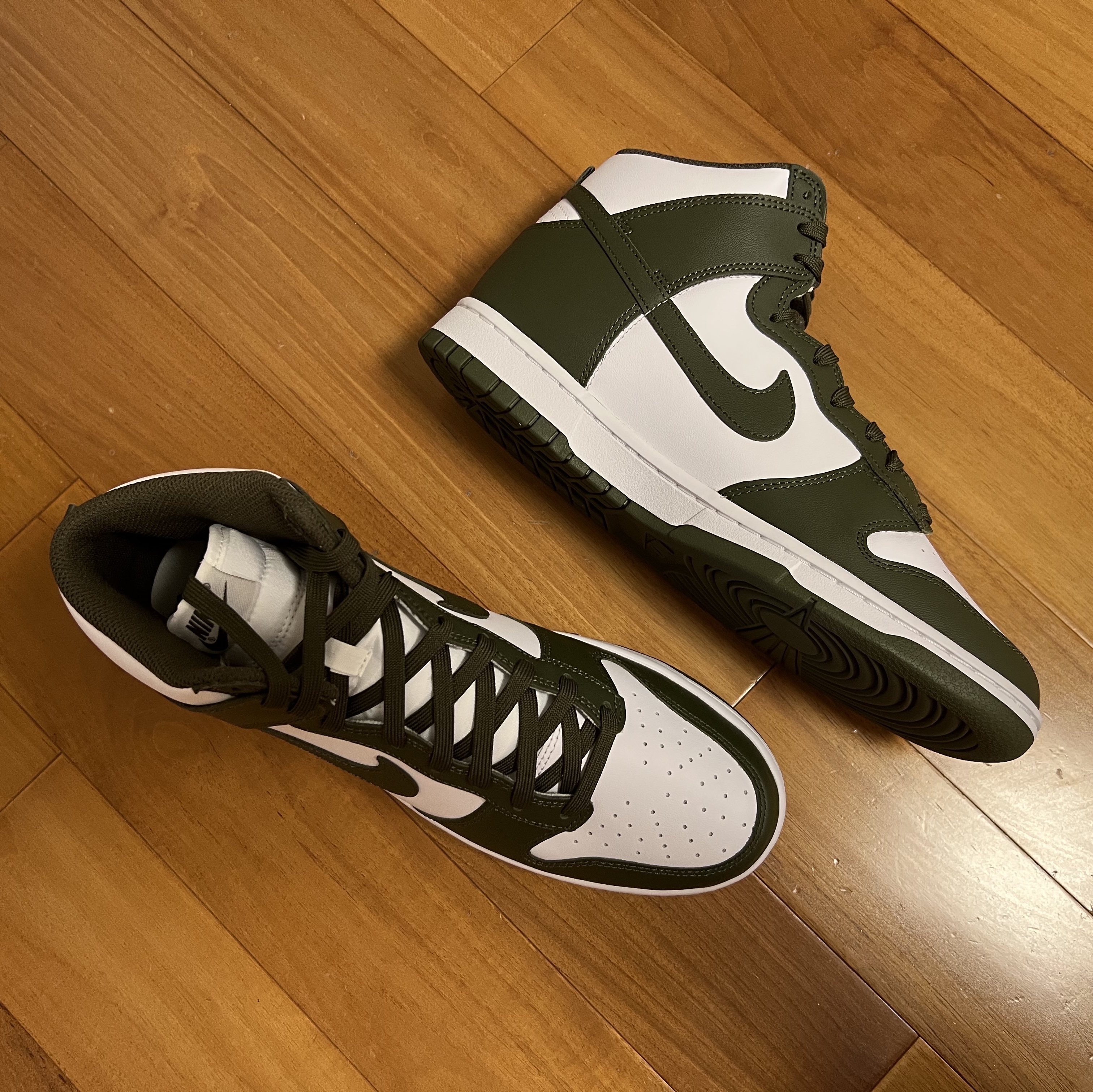 Nike Dunk High Retro Championship Khaki 착용 스타일 - 1
