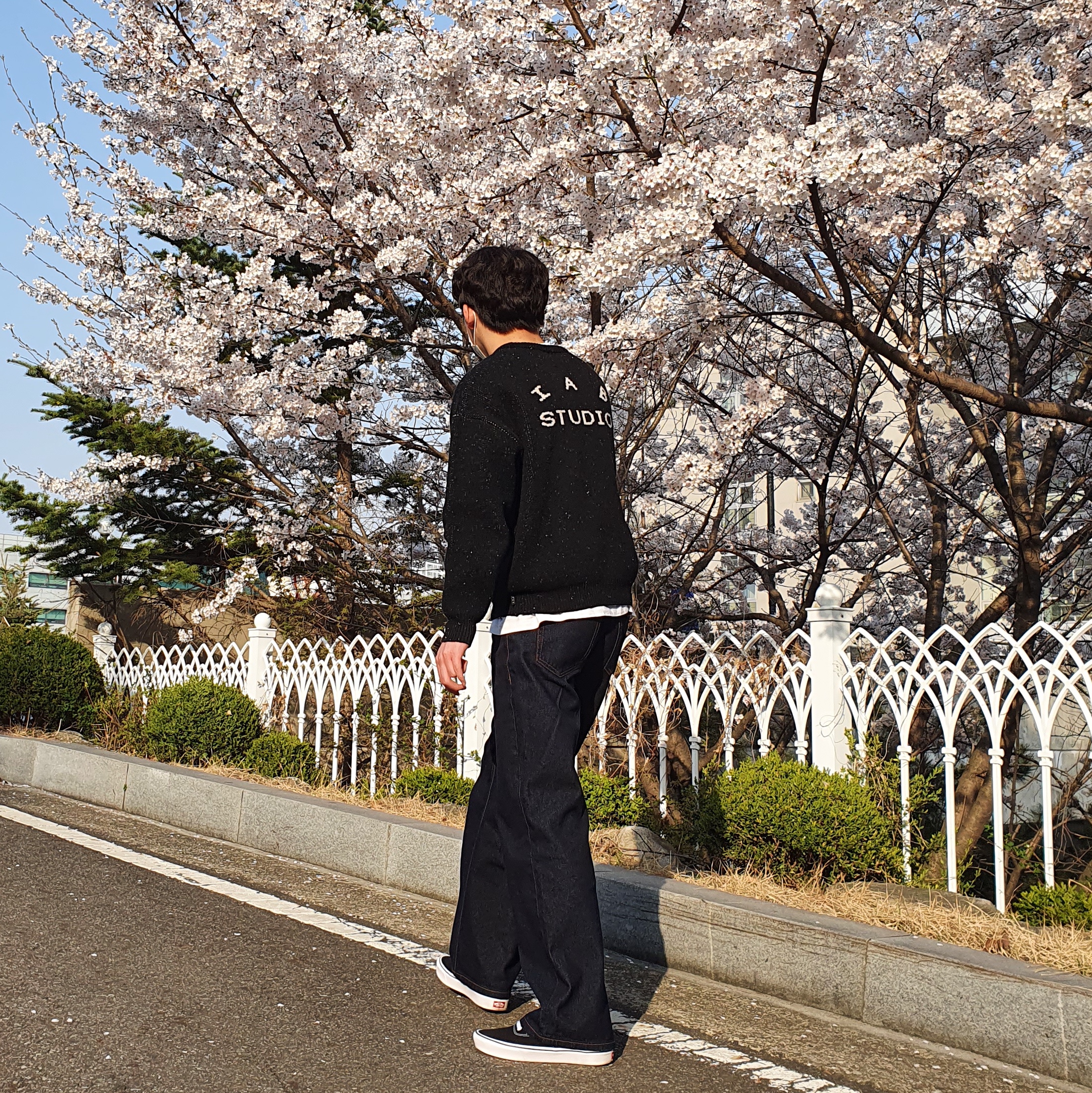 IAB Studio Knit Black 착용 스타일 - 1