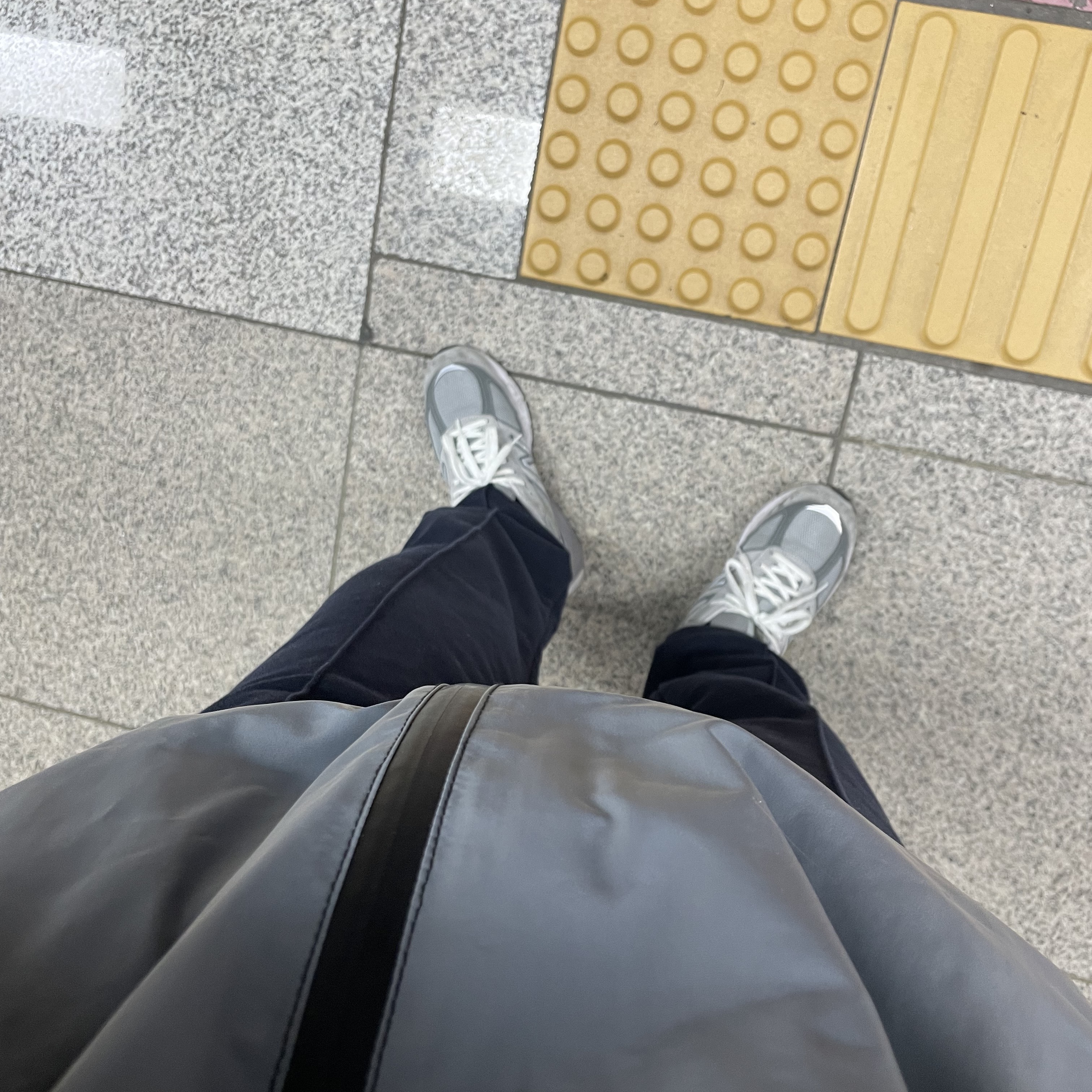New Balance 990v5 Made in USA Grey - D Standard 착용 스타일