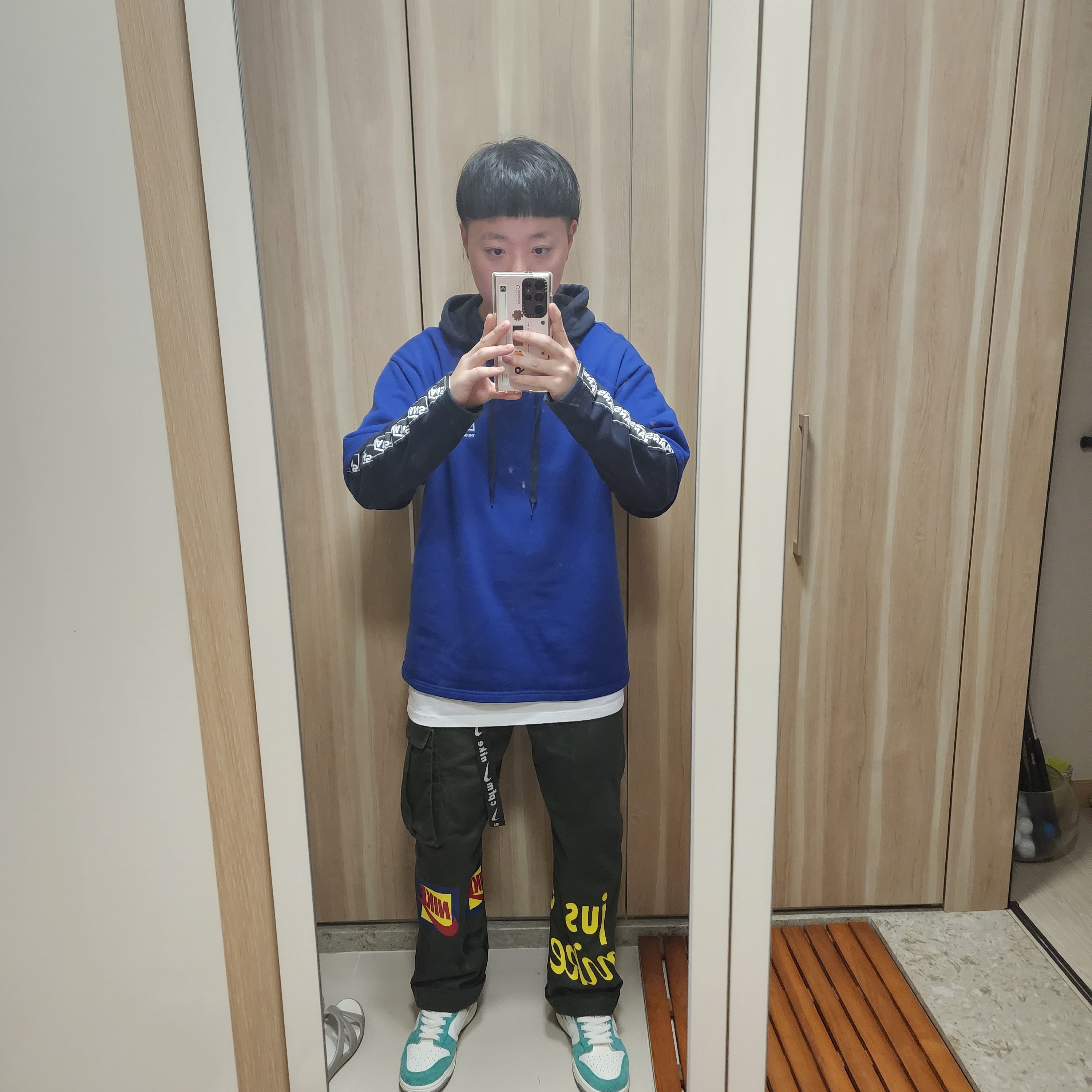 Nike x Cactus Plant Flea Market Track Pants Olive 착용 스타일 - 1