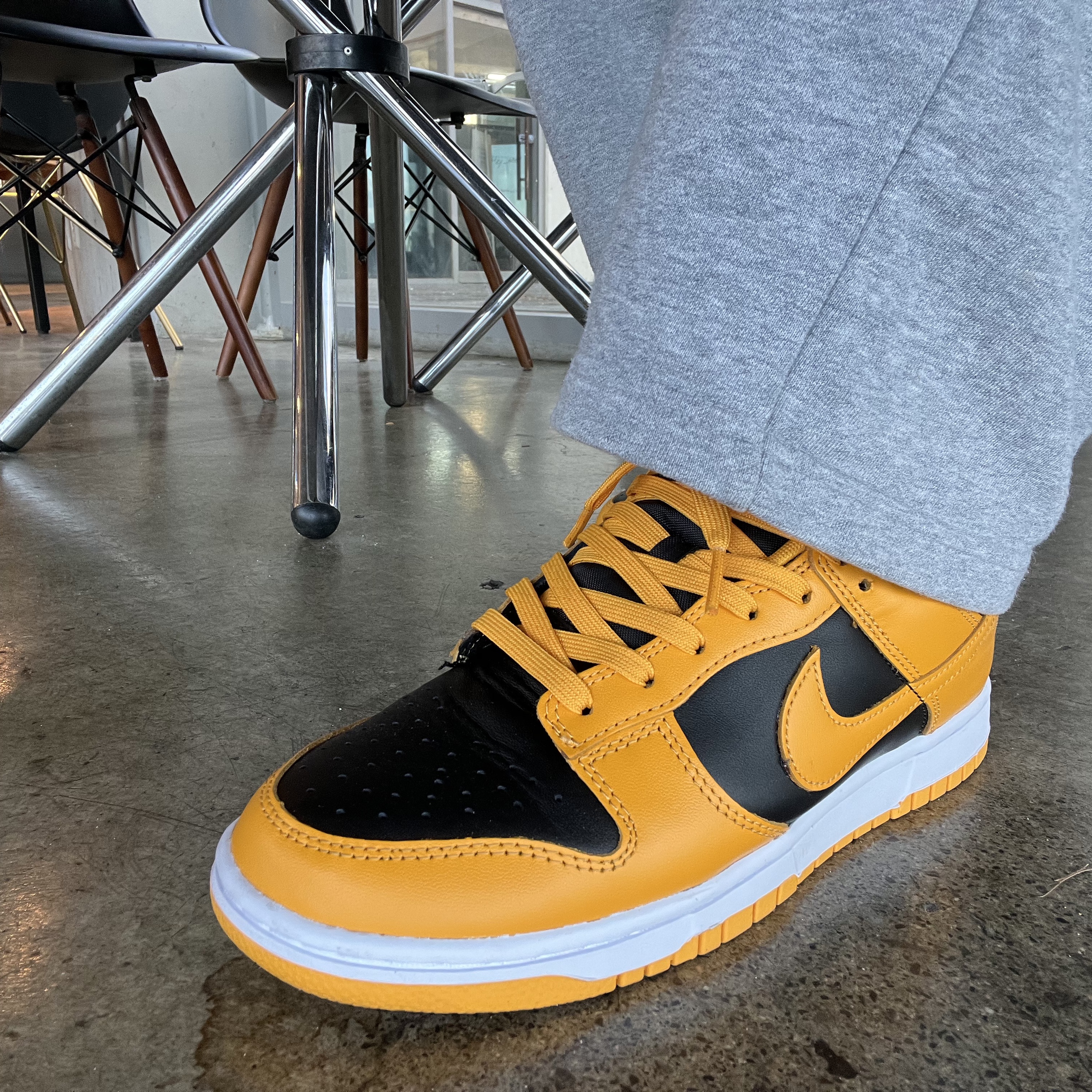 Nike Dunk Low Retro Championship Goldenrod 착용 스타일 - 4