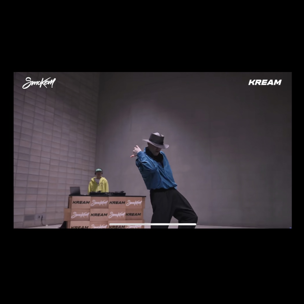Jordan 1 x Travis Scott Retro High OG SP Mocha 착용 스타일 - 4