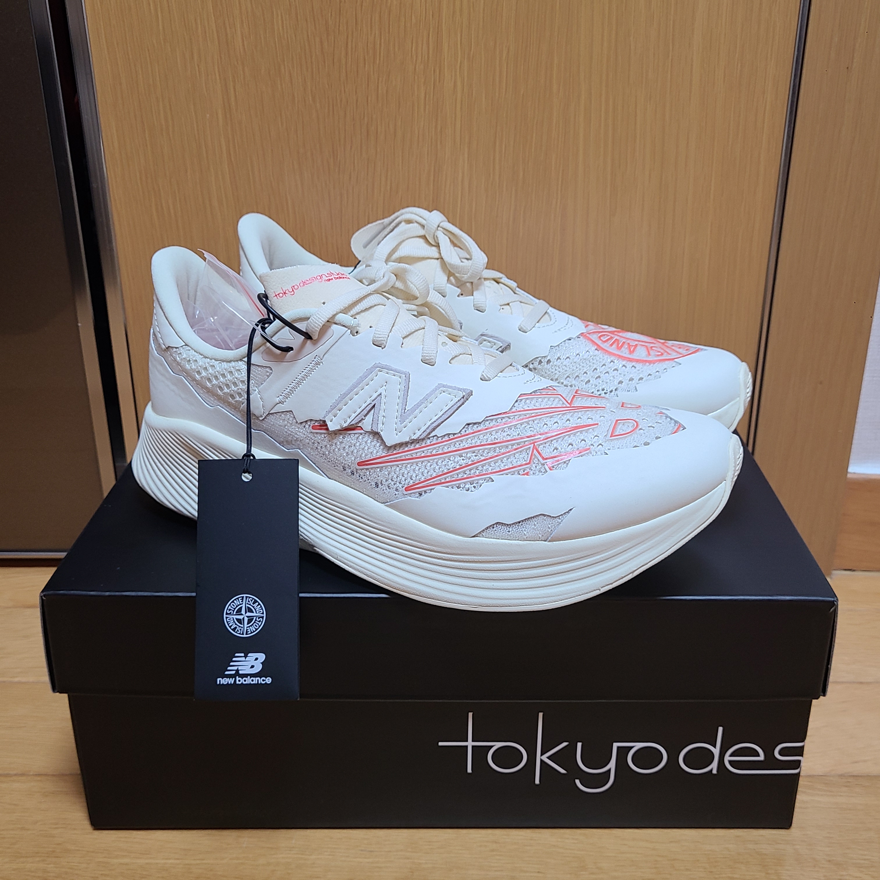 New Balance x Stone Island x Tokyo Design Studio FuelCell RC Elite v2 착용 스타일 - 2
