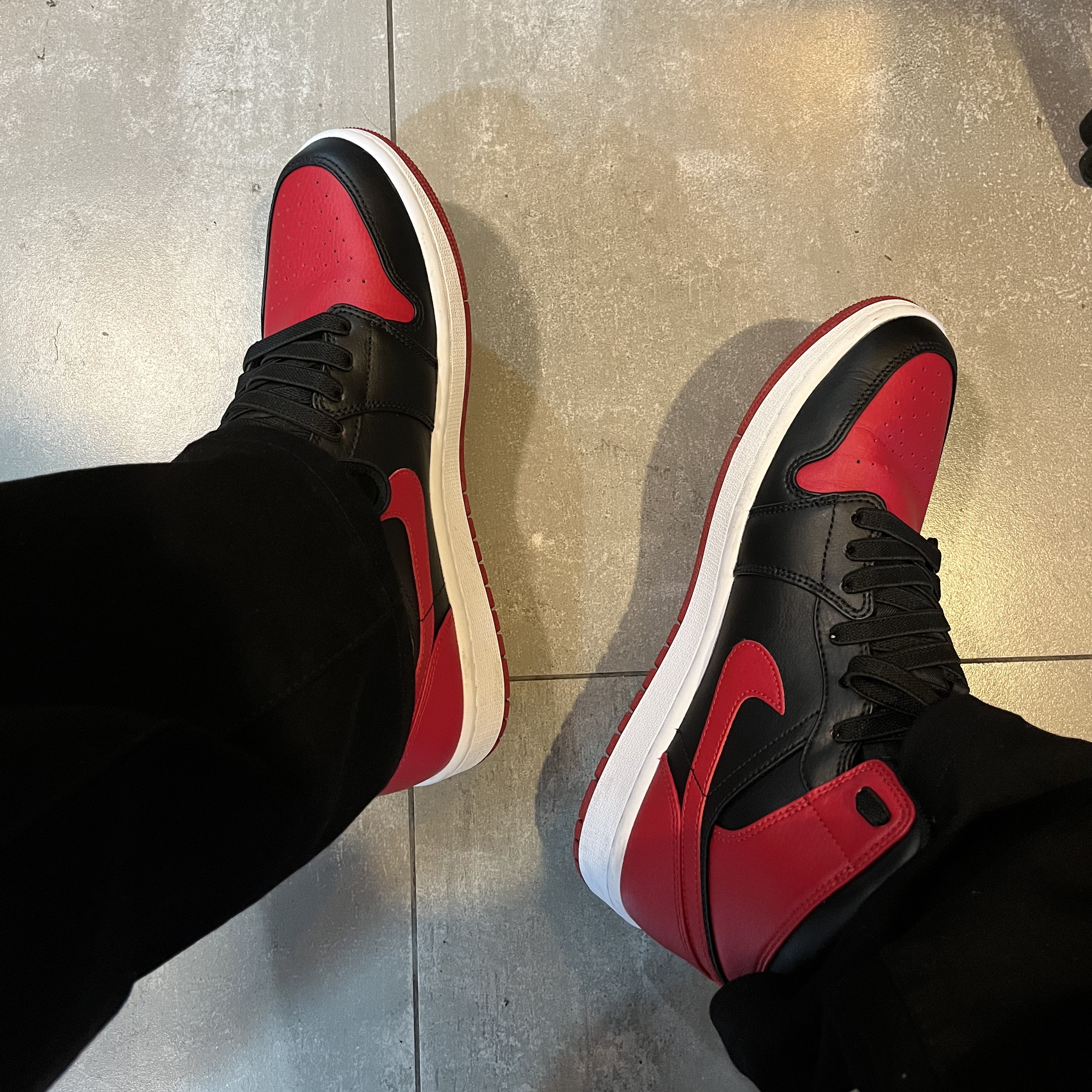 Jordan 1 Mid Bred Banned 2020 착용 스타일