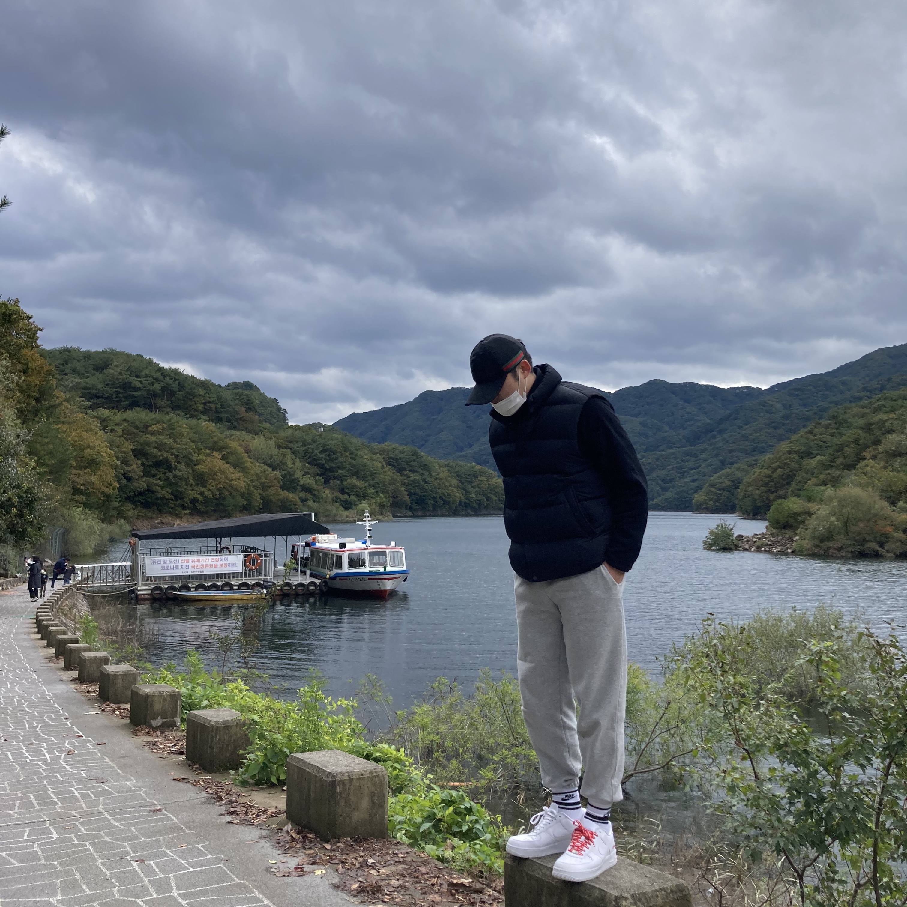 Nike x Supreme Air Force 1 Low White 착용 스타일 - 1