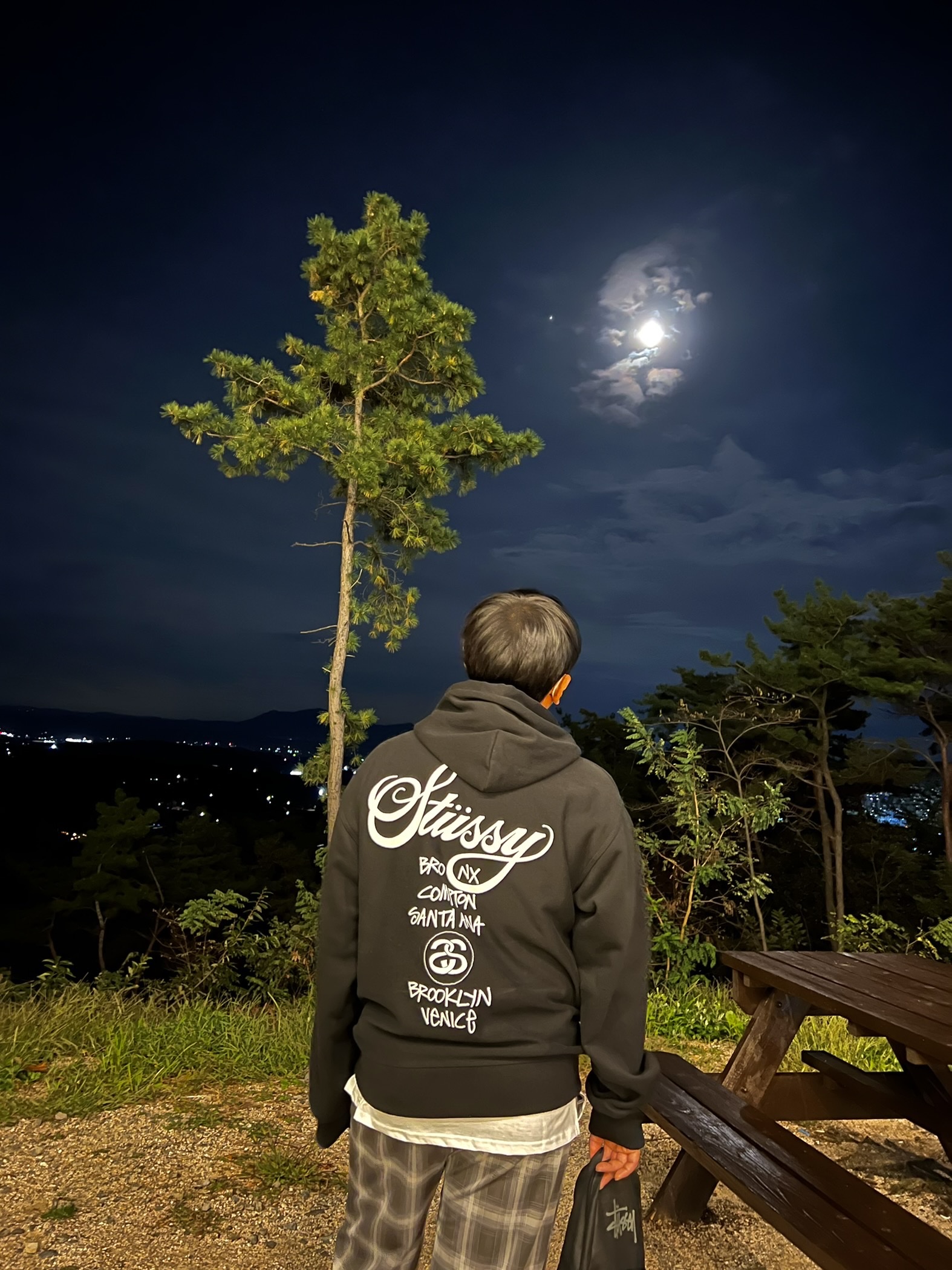 Stussy World Tour Hoodie Black 2022, Nike Dunk Low Retro Valerian Blue 착용 스타일 - 1