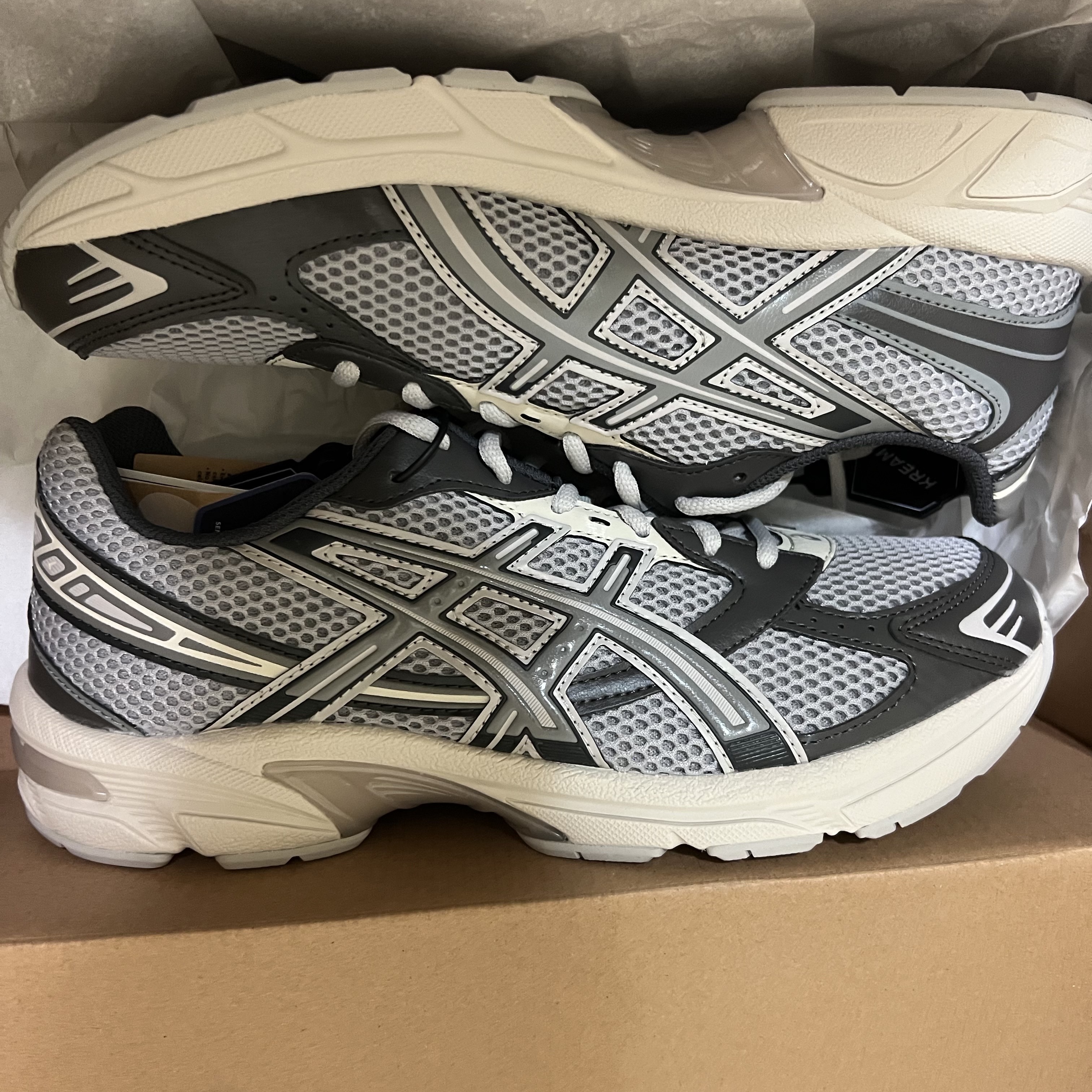 Asics Gel-1130 Oyster Grey Clay Grey 착용 스타일 - 2