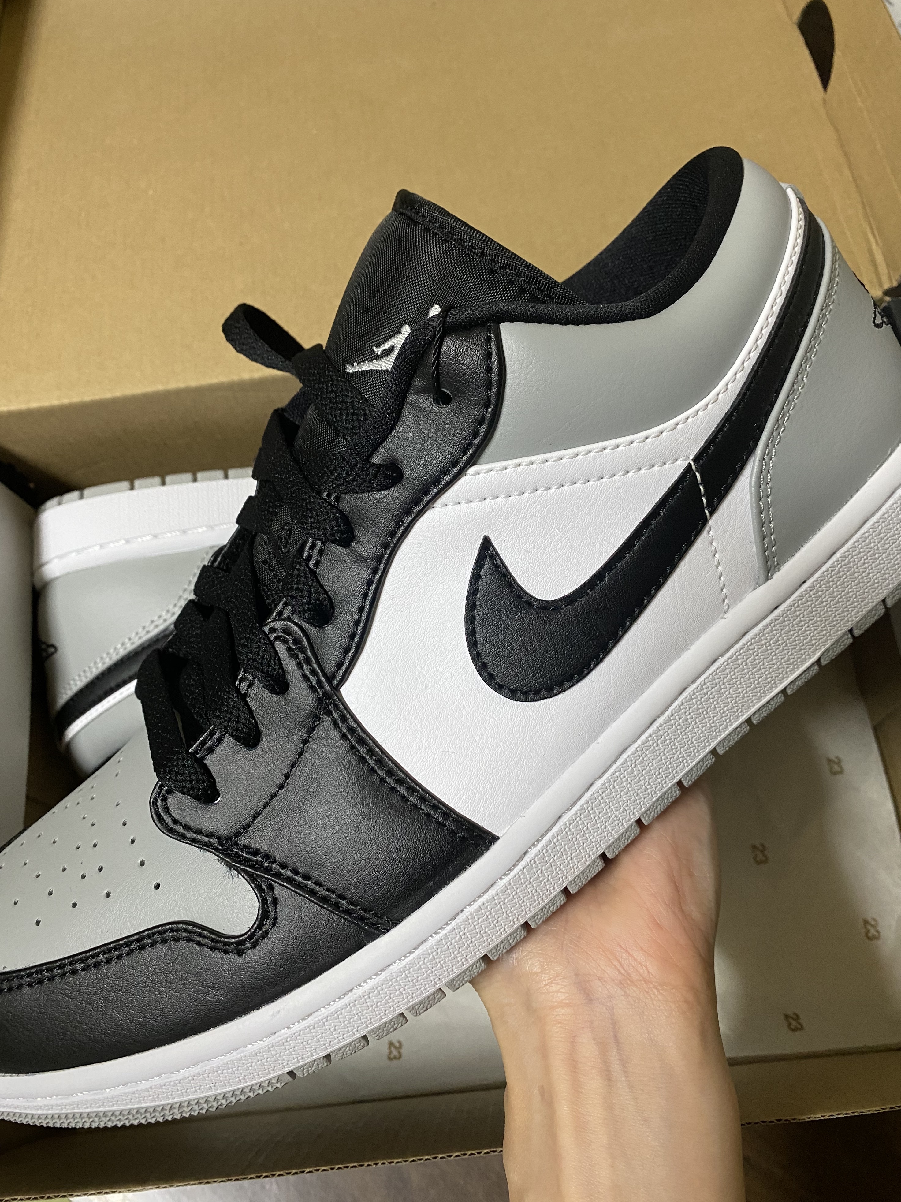 Jordan 1 Low Light Smoke Grey Black, (GS) Jordan 1 Low Light Smoke Grey Black 착용 스타일 - 2