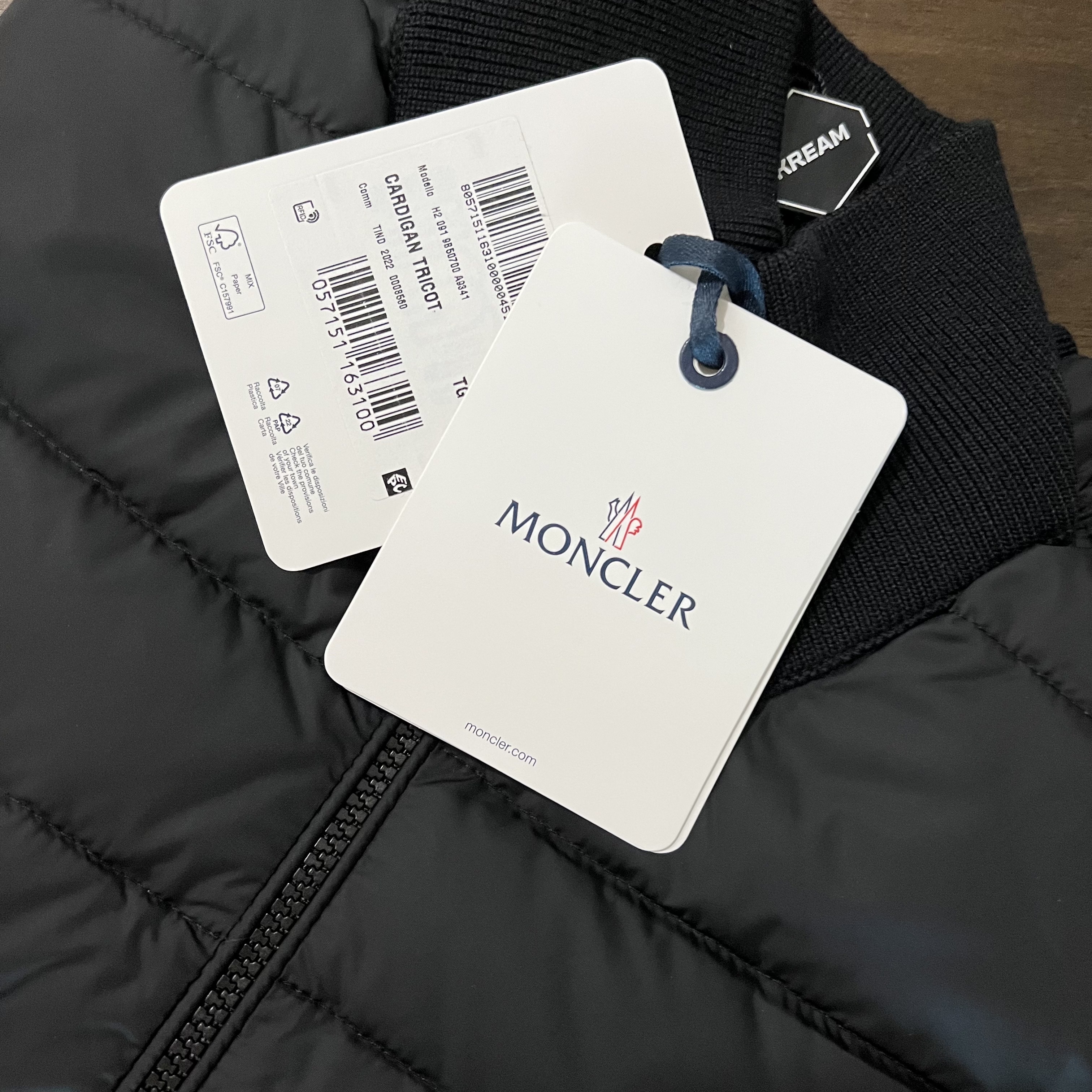 Moncler Padded Wool Cardigan Black - 22FW 착용 스타일 - 1