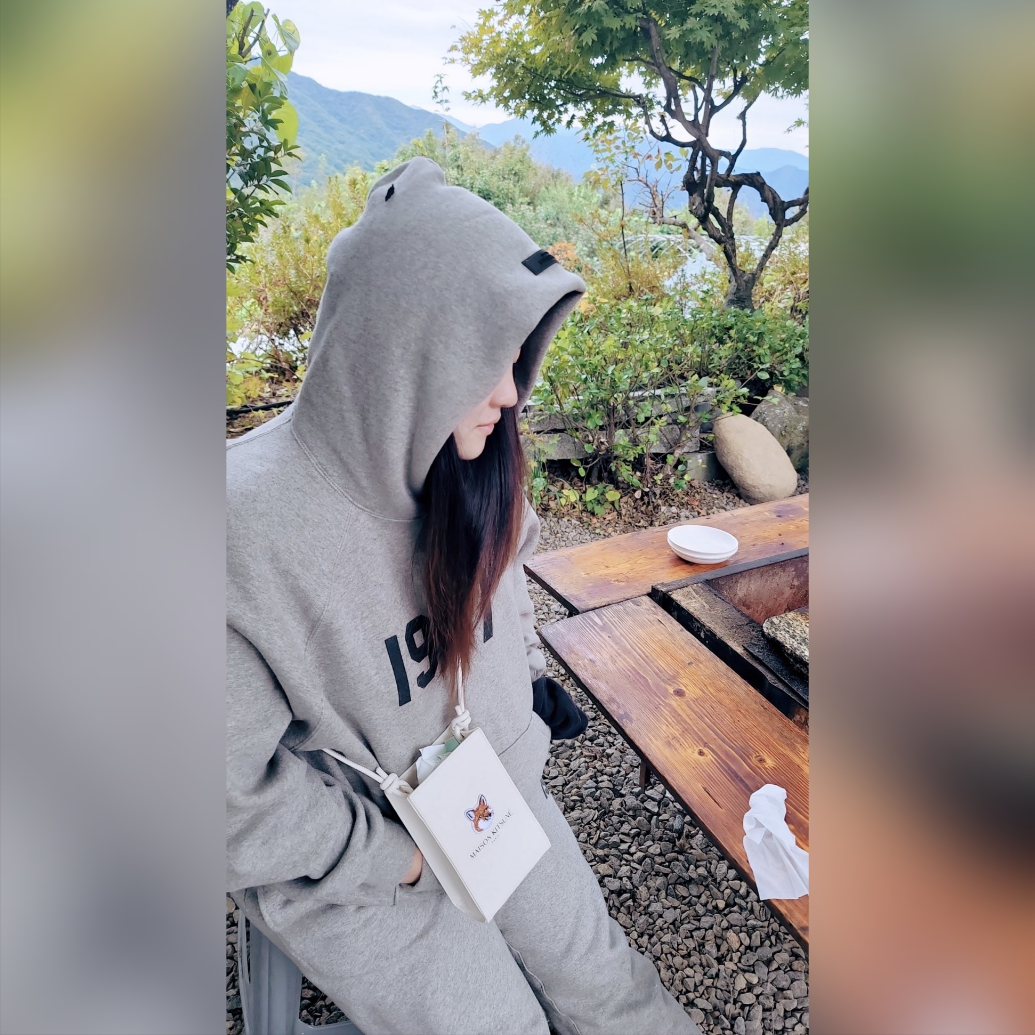 Essentials 1977 Hoodie Dark Oatmeal - 22SS, Essentials 1977 Relaxed Sweatpants Dark Oatmeal - 22SS 착용 스타일 - 3