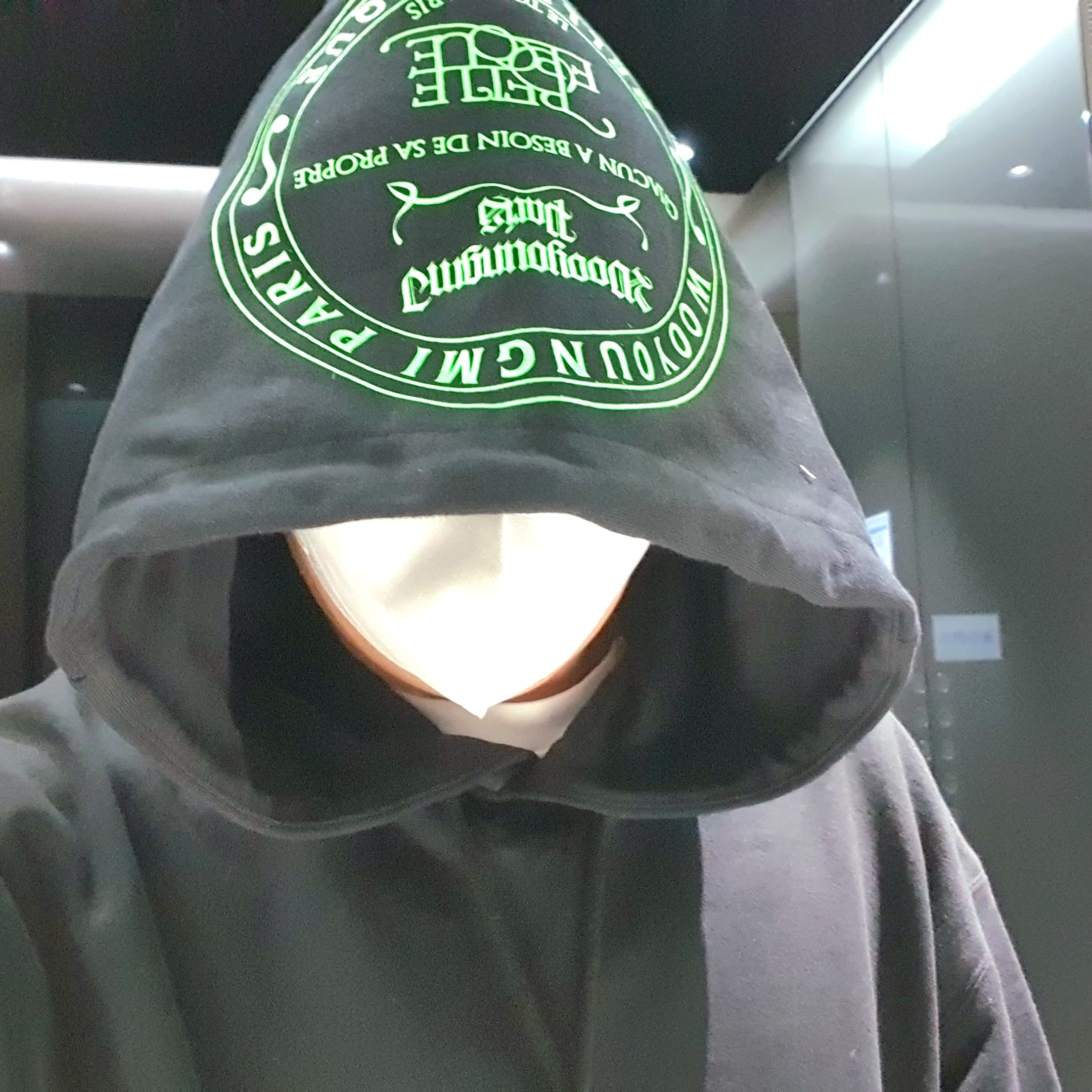Wooyoungmi Glow Graphic Back Logo Hoodie Black - 22SS 착용 스타일