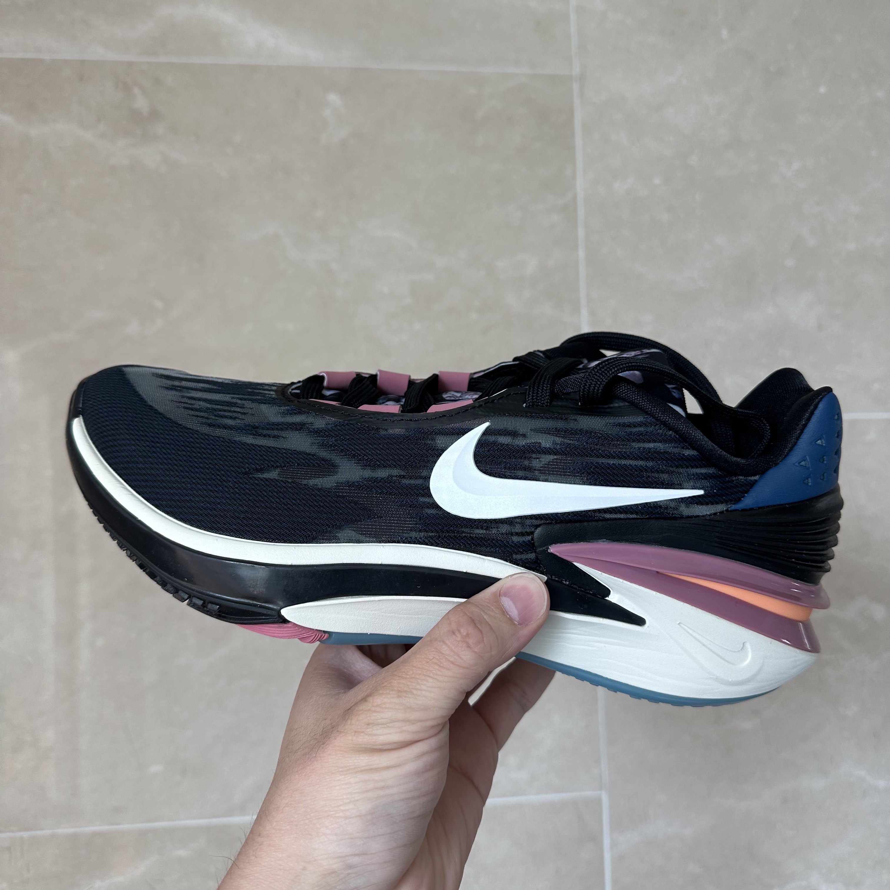 Nike Air Zoom GT Cut 2 Black Desert Berry 착용 스타일 - 1