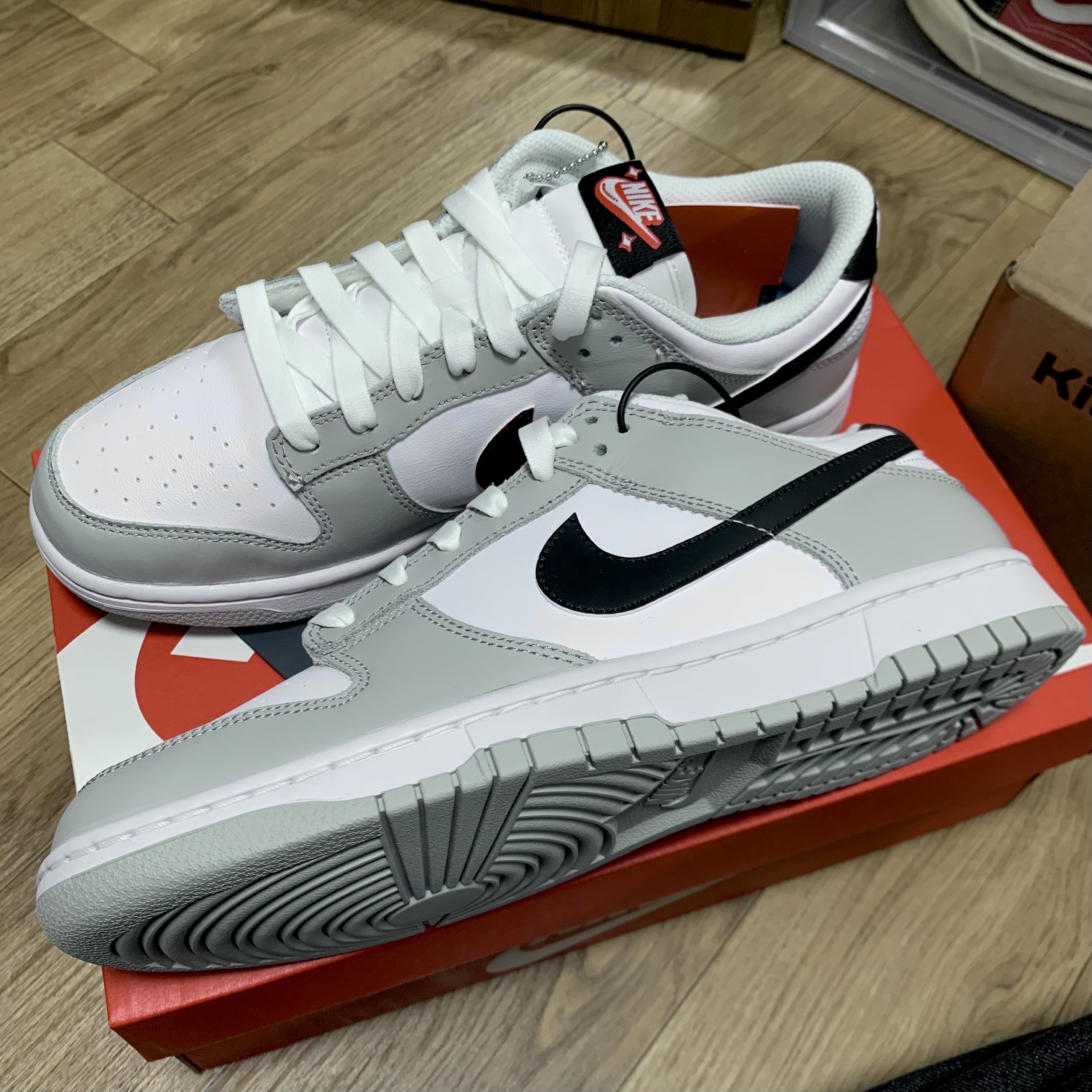 Nike Dunk Low Retro SE Jackpot Grey Fog 착용 스타일 - 2