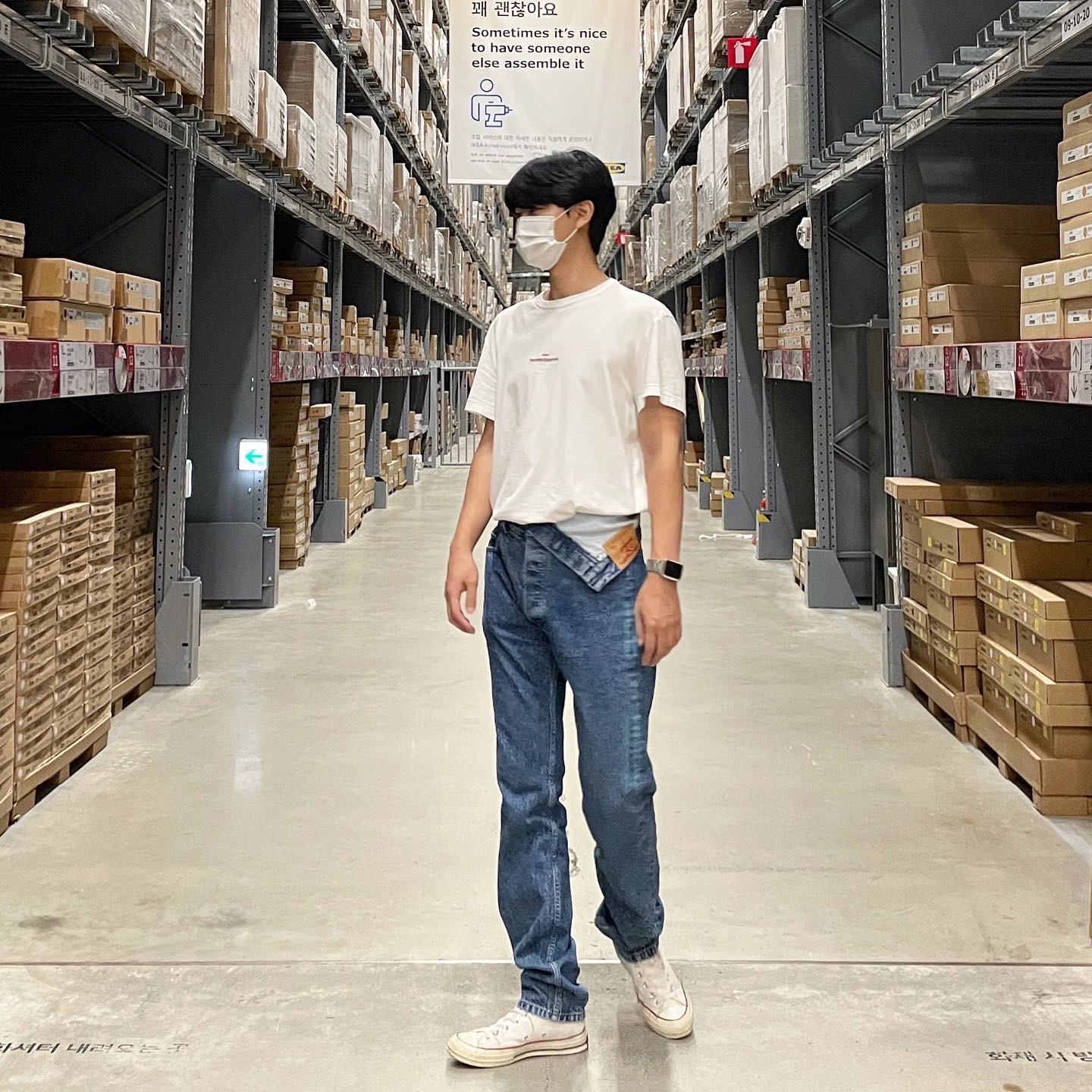 Maison Margiela Distorted Logo T-Shirt White, Converse Chuck 70 High Vintage Canvas White 착용 스타일 - 2