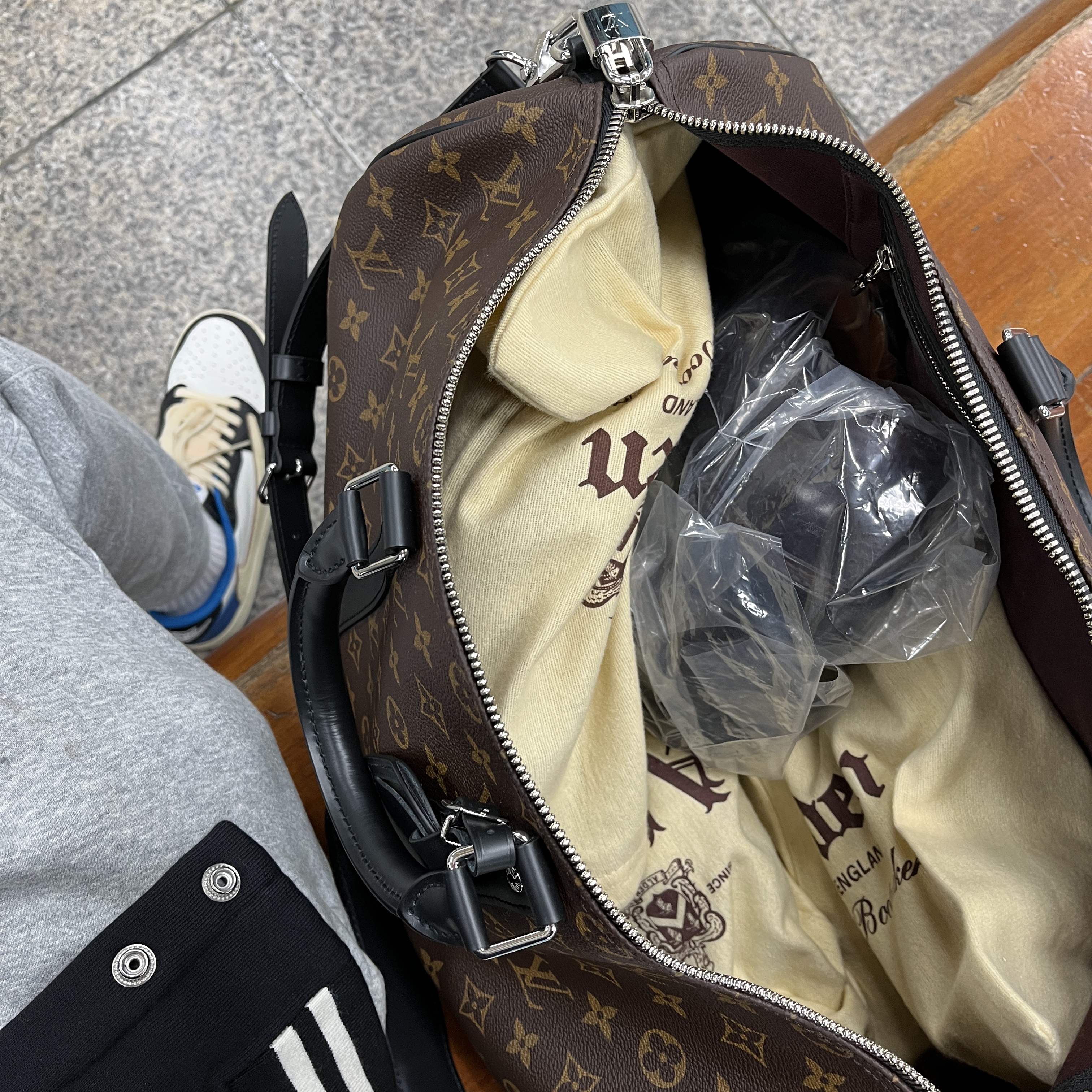 Celine College Teddy Jacket in Fleece Black White, Alden 9901 Cordovan Plain Toe Blucher Oxford Black - D 착용 스타일 - 2