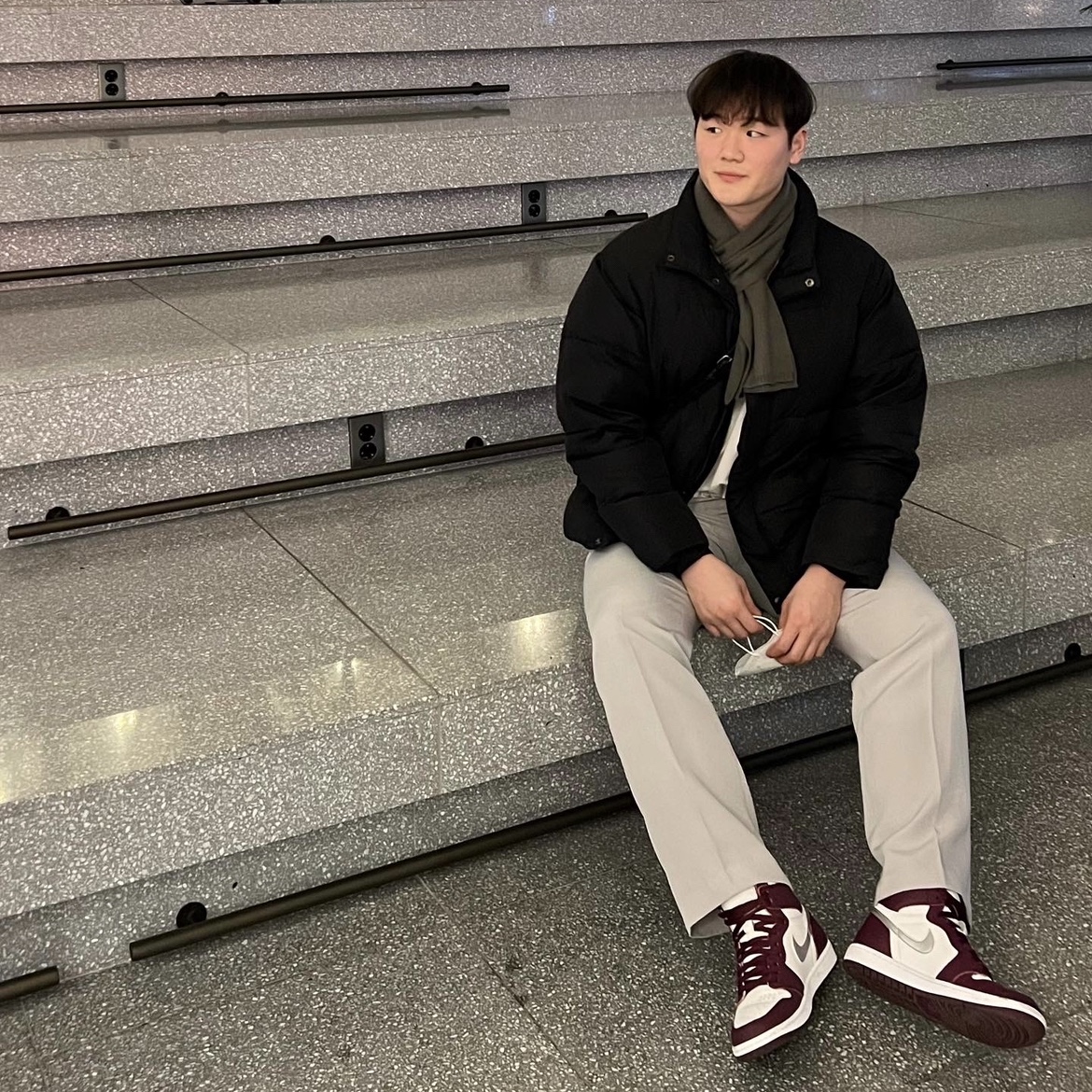 Jordan 1 Retro High OG Bordeaux 착용 스타일 - 1