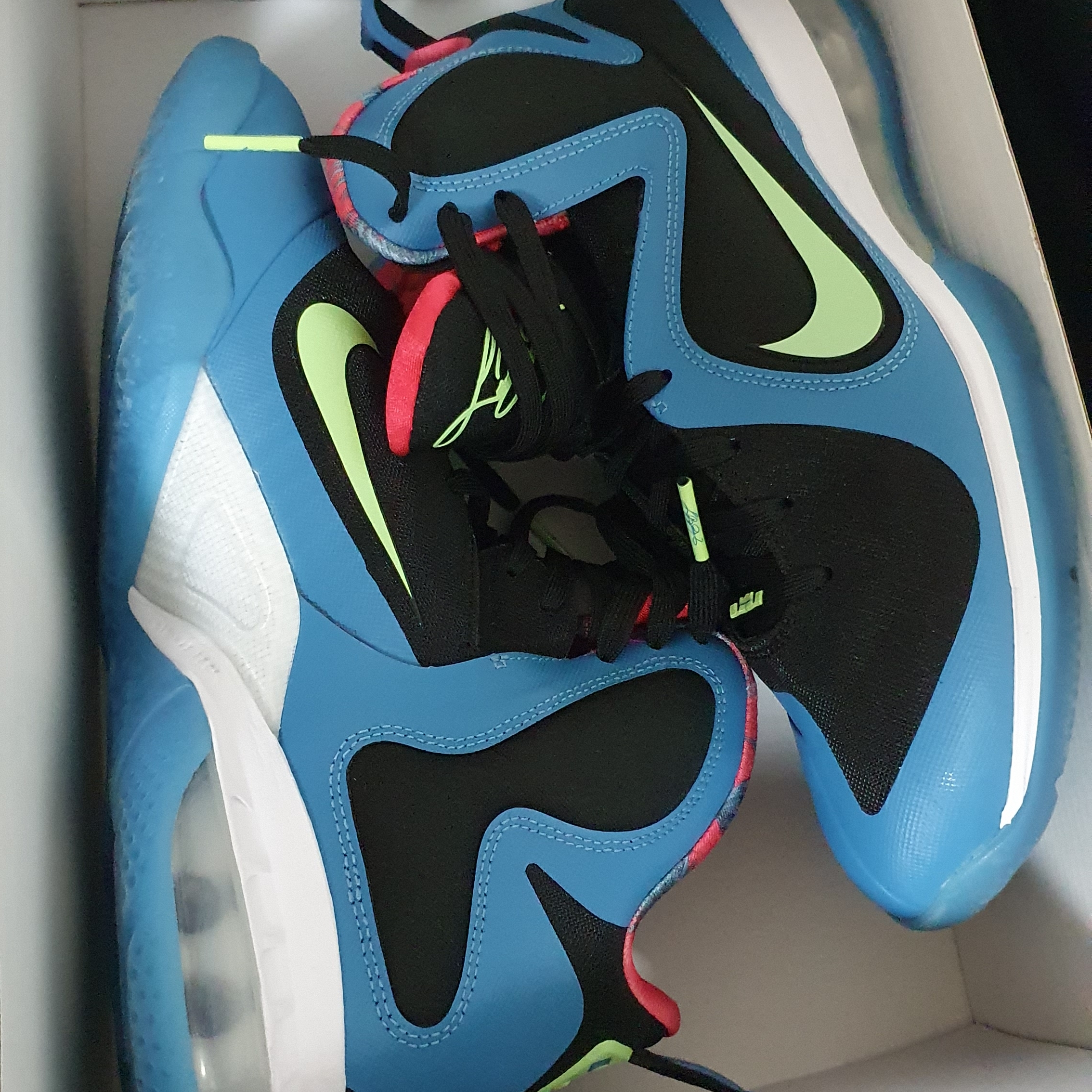 Nike LeBron 9 South Coast 착용 스타일