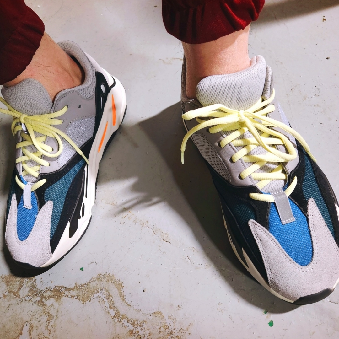 Adidas Yeezy Boost 700 Wave Runner Solid Grey 2017/2019 착용 스타일 - 2
