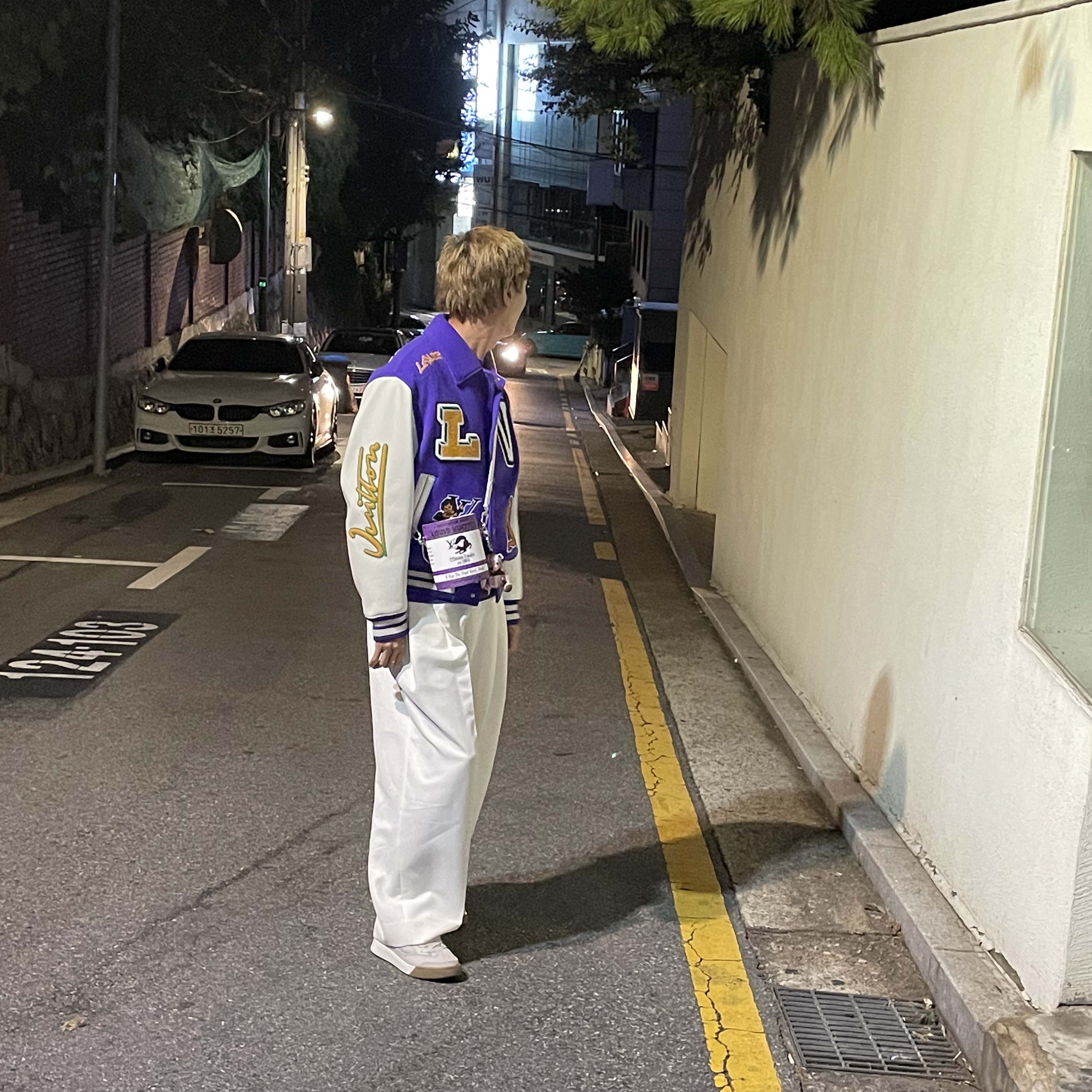 Louis Vuitton Multi Patch Mixed Leather Varsity Blouson Fig, Louis Vuitton LV Paint Can Purple 착용 스타일