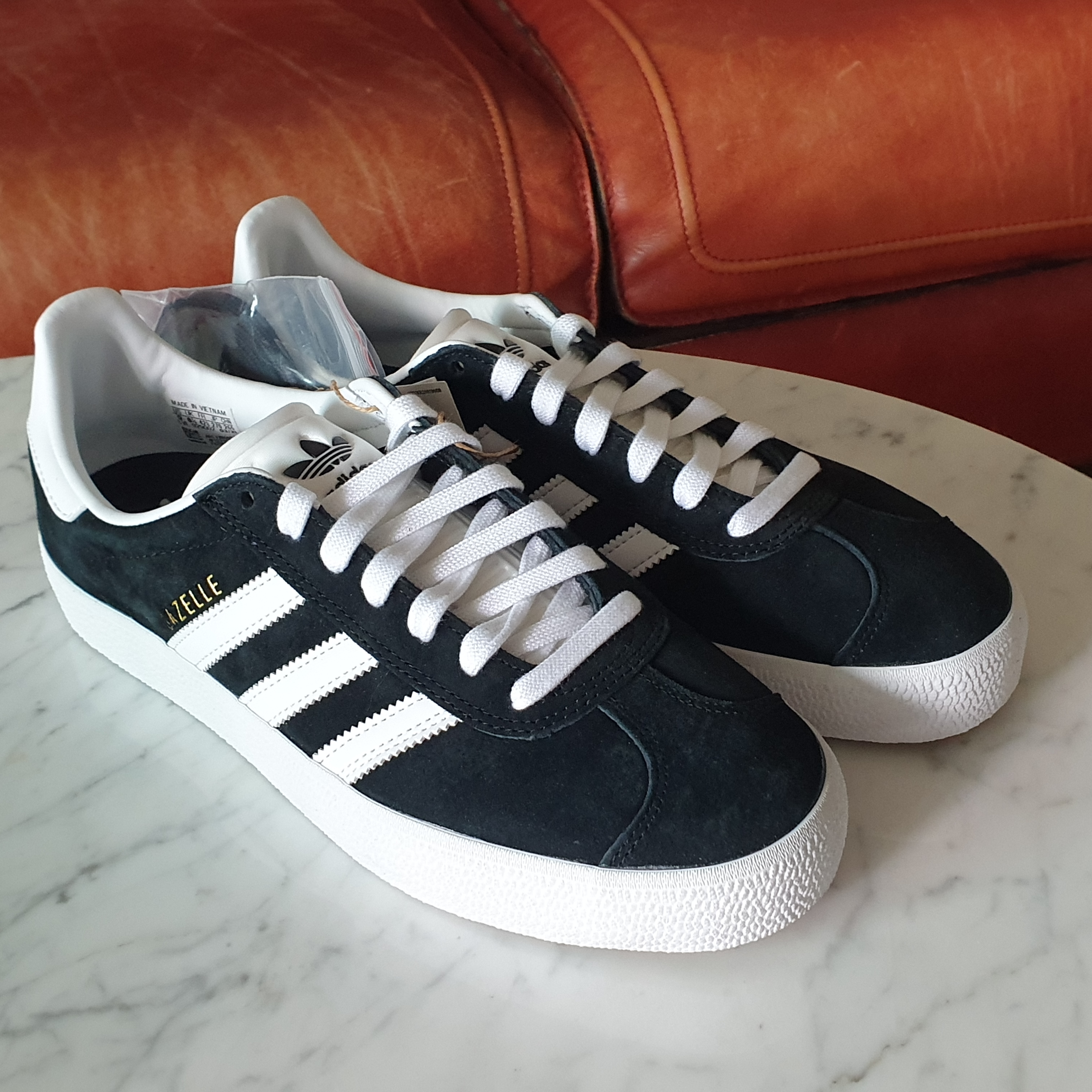 Adidas Gazelle ADV Core Black 착용 스타일 - 1
