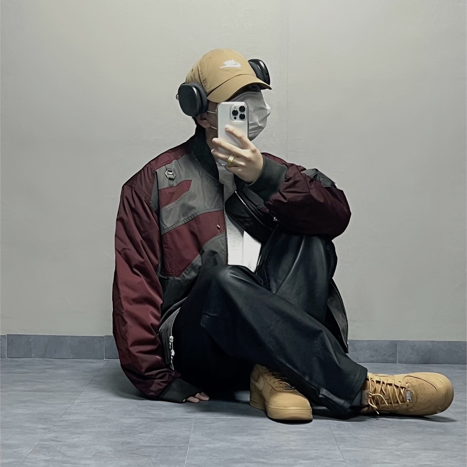 Undermycar x Ohhyunseog Boltume.2 Hardware Combo Flight Jacket Cordovan - 22SS, Apple AirPods Max Lightning Space Gray (Korean Ver.) 착용 스타일 - 3