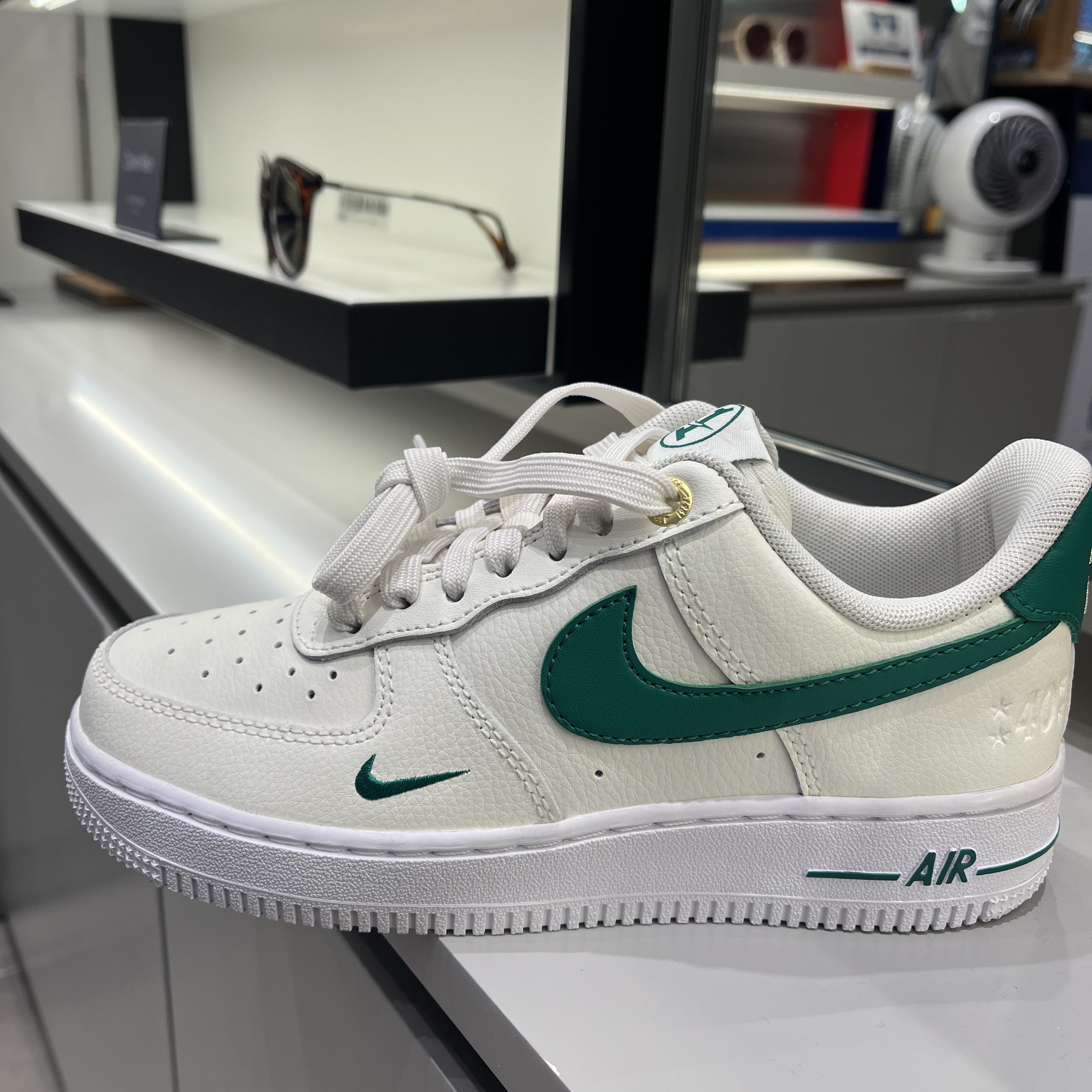 Nike Air Force 1 '07 LV8 40th Anniversary Join Forces Sail Malachite 착용 스타일 - 3