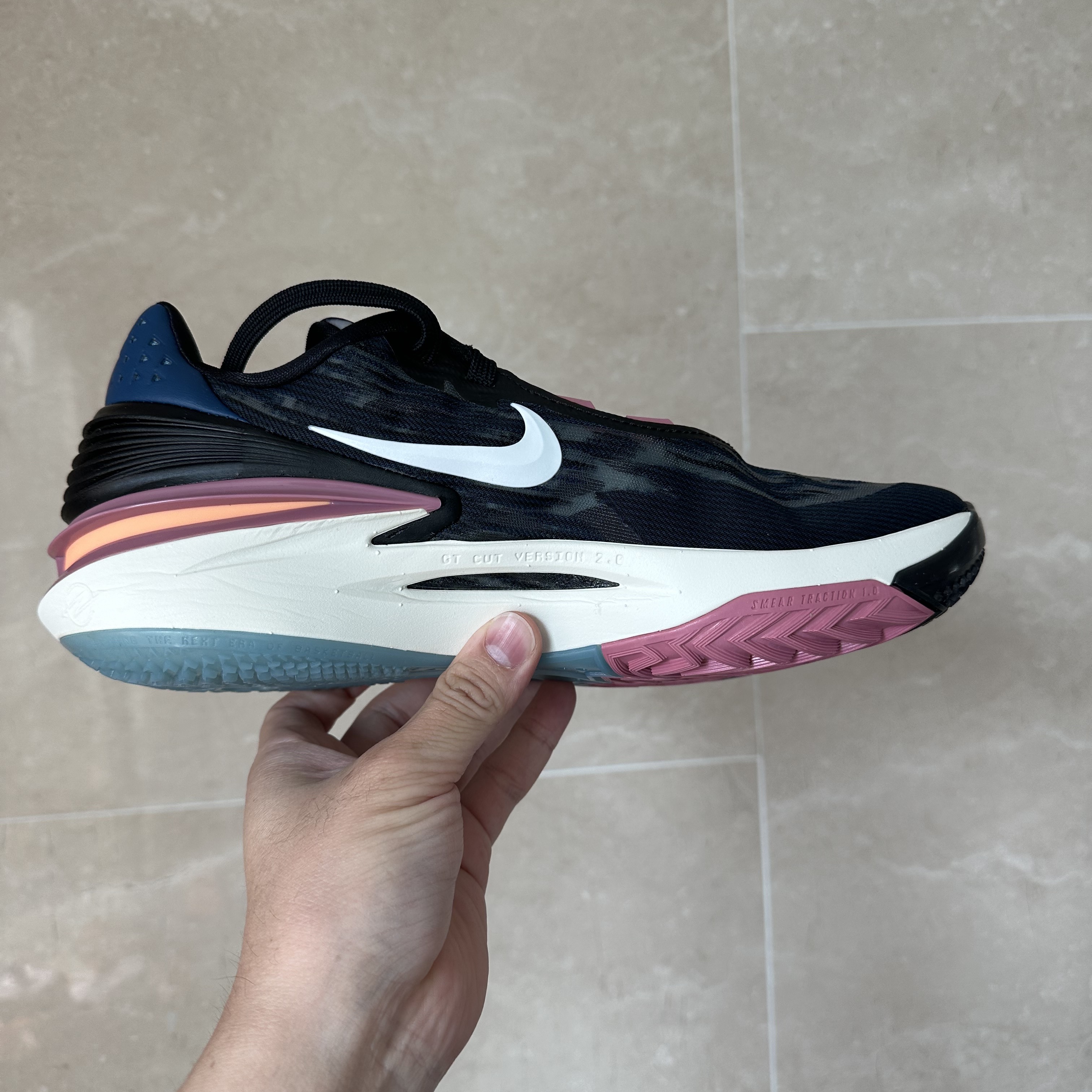 Nike Air Zoom GT Cut 2 Black Desert Berry 착용 스타일 - 2