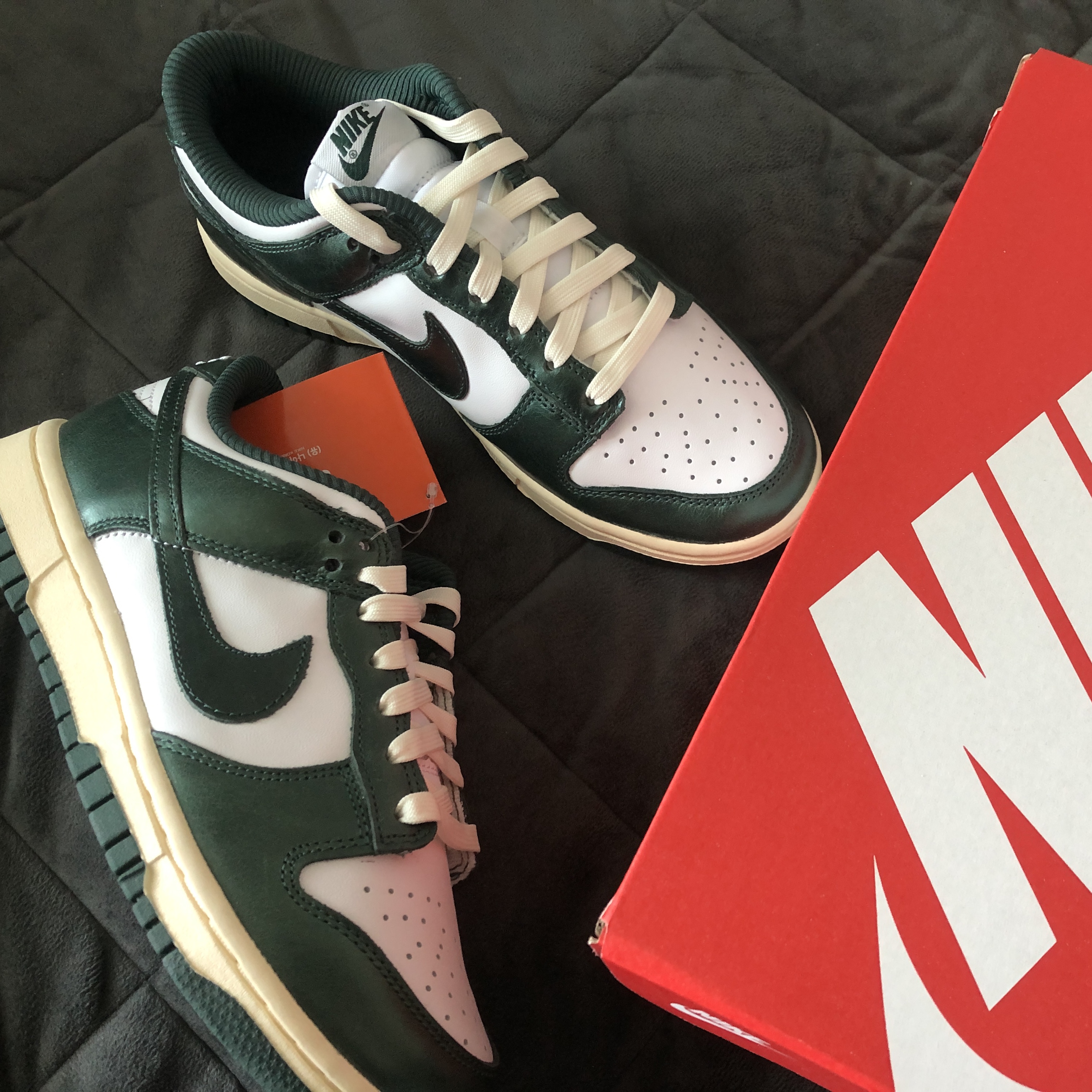 (W) Nike Dunk Low Vintage Green 착용 스타일