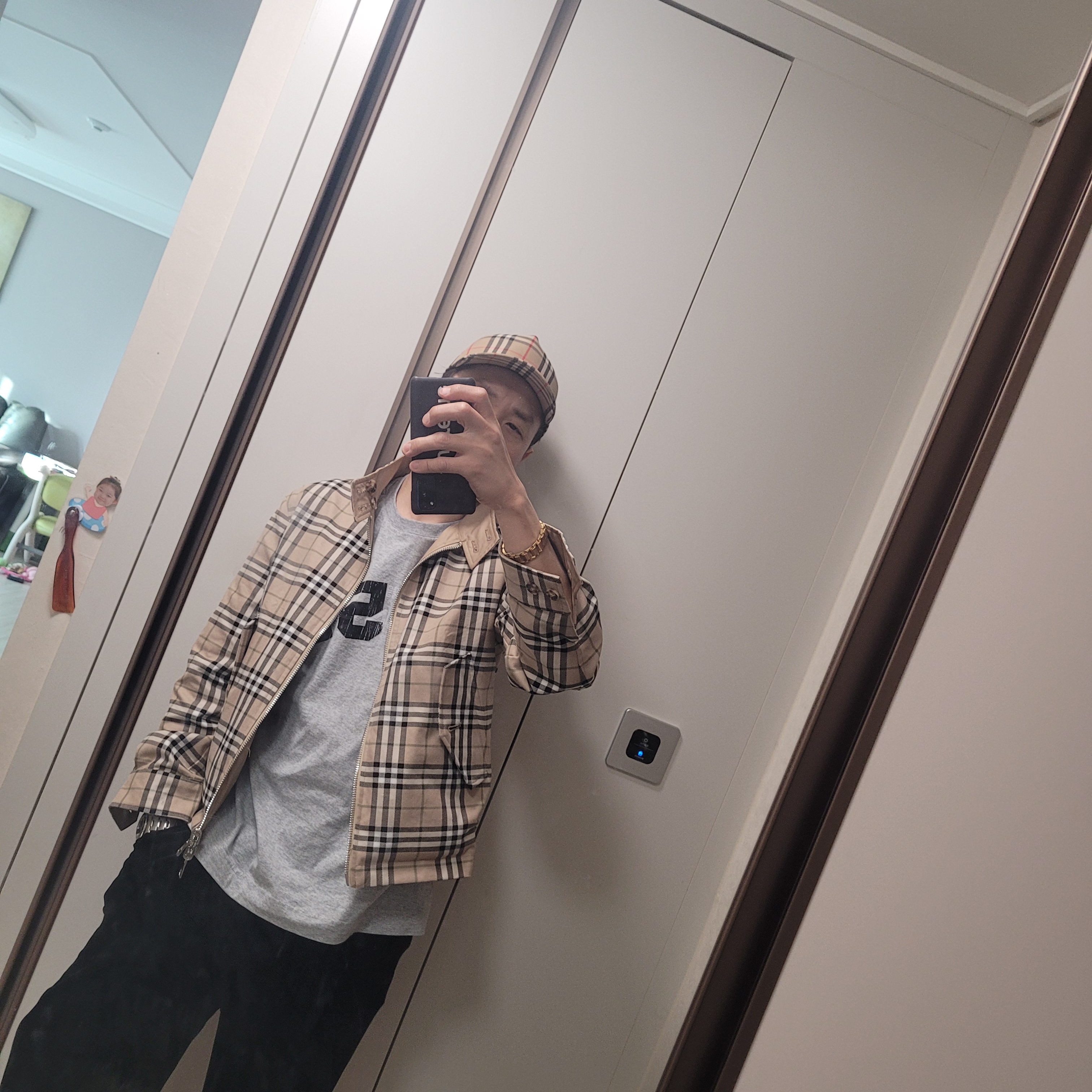 Supreme x Burberry Denim 6-Panel Washed Blue - 22SS 착용 스타일 - 2