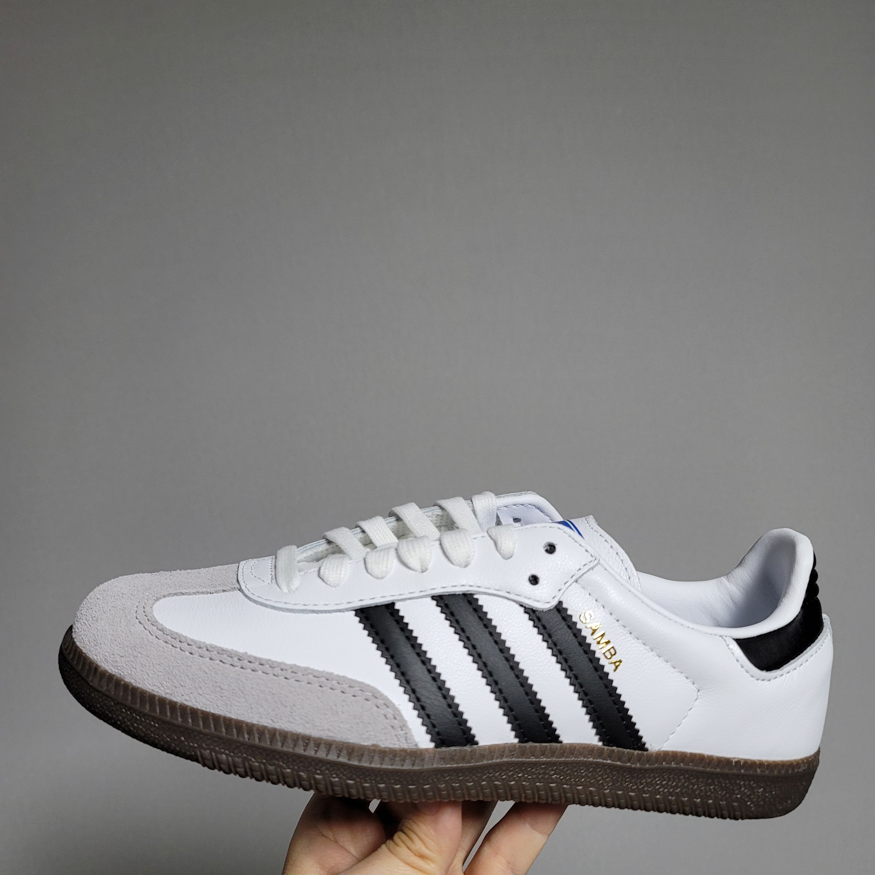 Adidas Samba OG Cloud White 착용 스타일