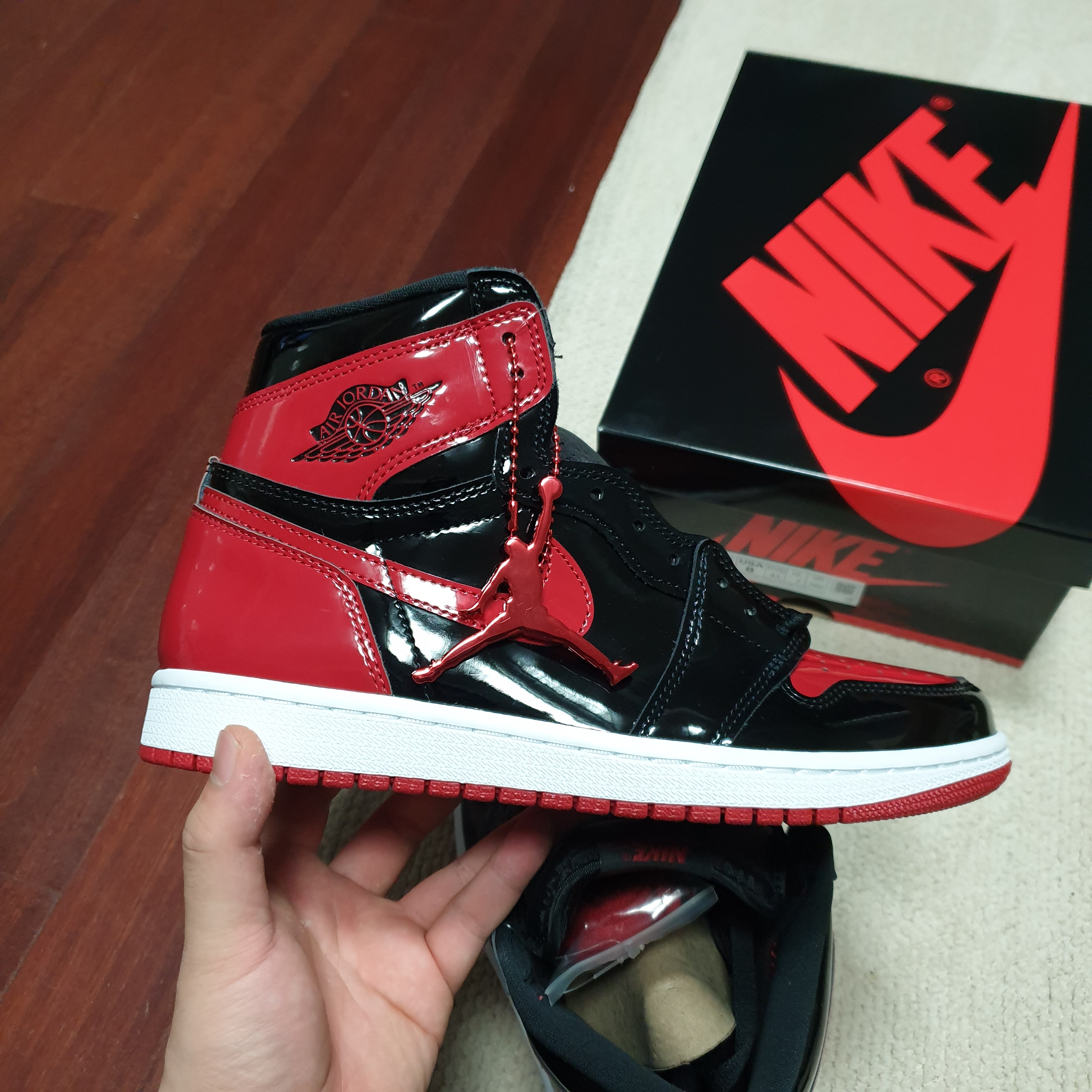 Jordan 1 Retro High OG Patent Bred 착용 스타일 - 1