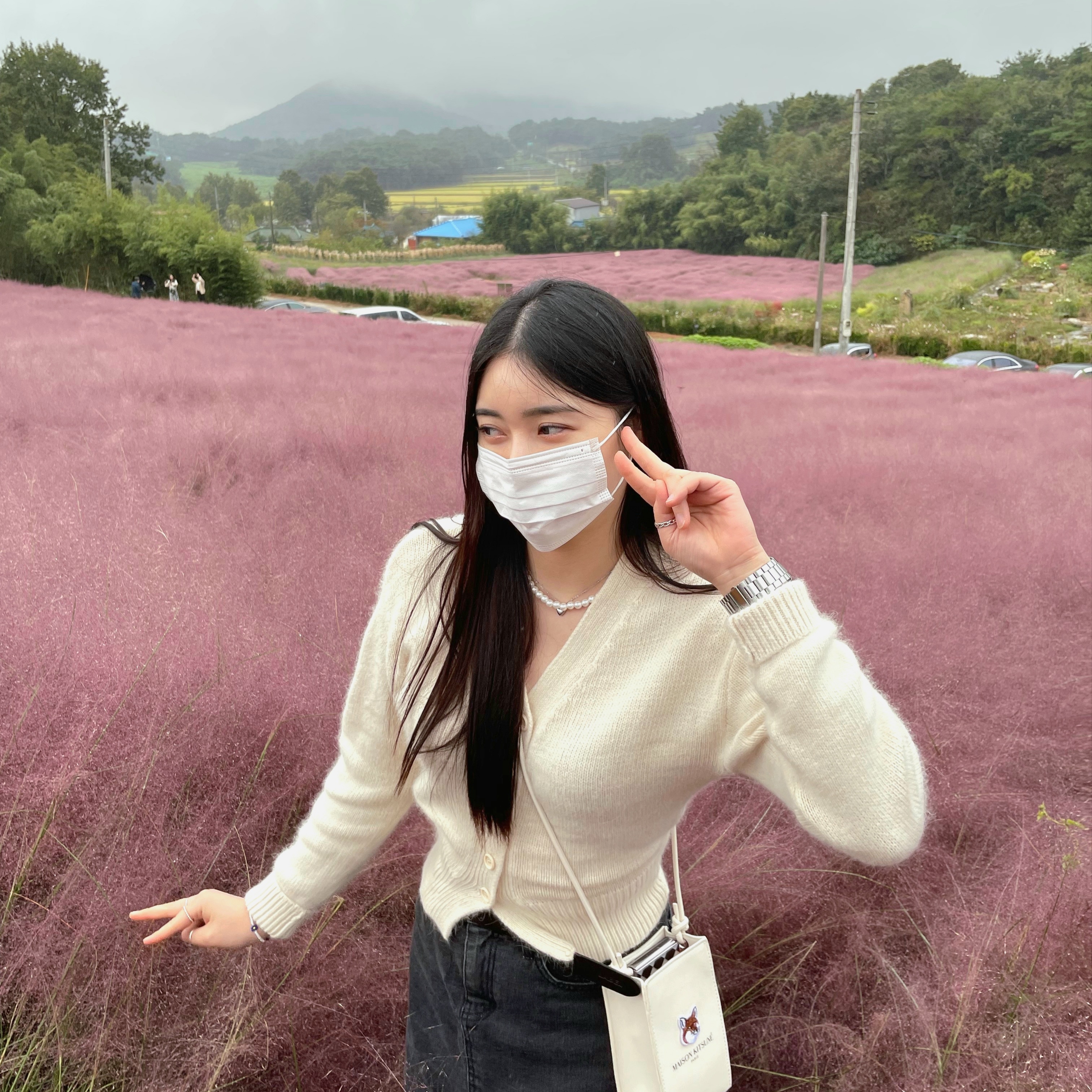 Maison Kitsune x Laneige Crossbody Bag 착용 스타일