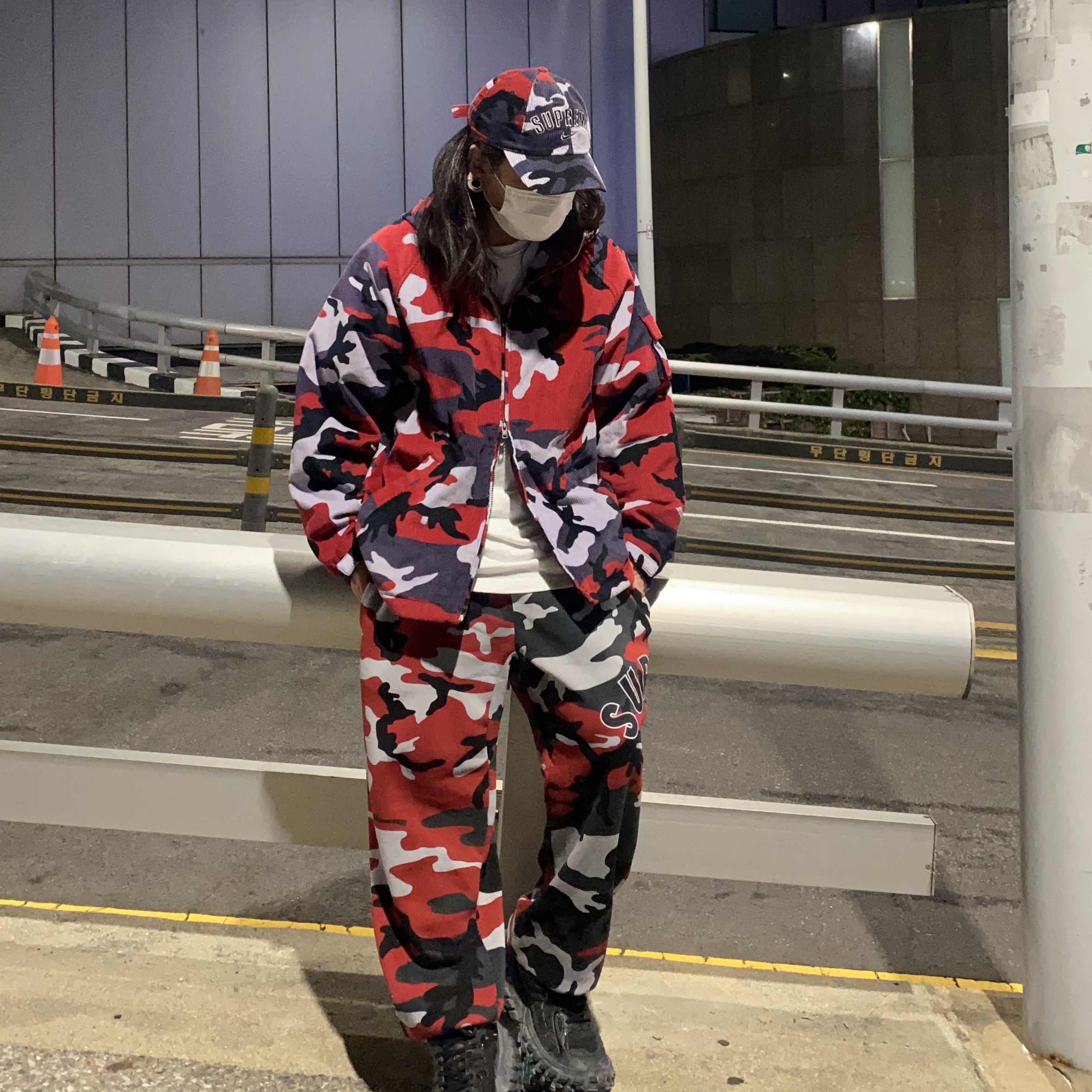 Balenciaga Defender Sneakers Black, Supreme x Nike Arc Corduroy Hooded Jacket Red Camo - 22SS 착용 스타일 - 2