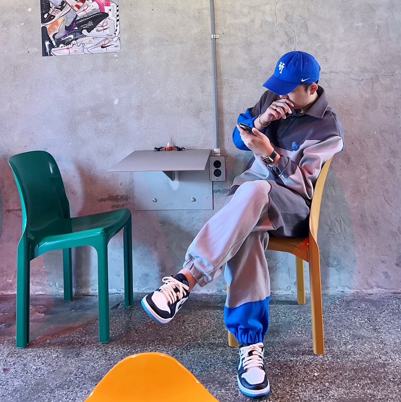 Zara x Ader Error Patchwork Polo Shirt Dark Anthracite, Zara x Ader Error Patch Jogger Pants Dark Anthracite Grey 착용 스타일 - 1