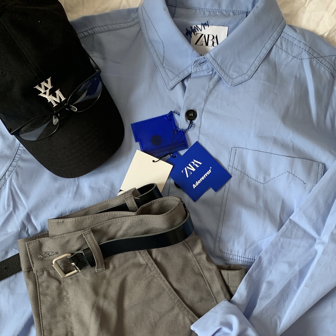 Wooyoungmi White Logo Ball Cap Black, Zara x Ader Error Oversized Shirt Sky Blue 착용 스타일 - 3