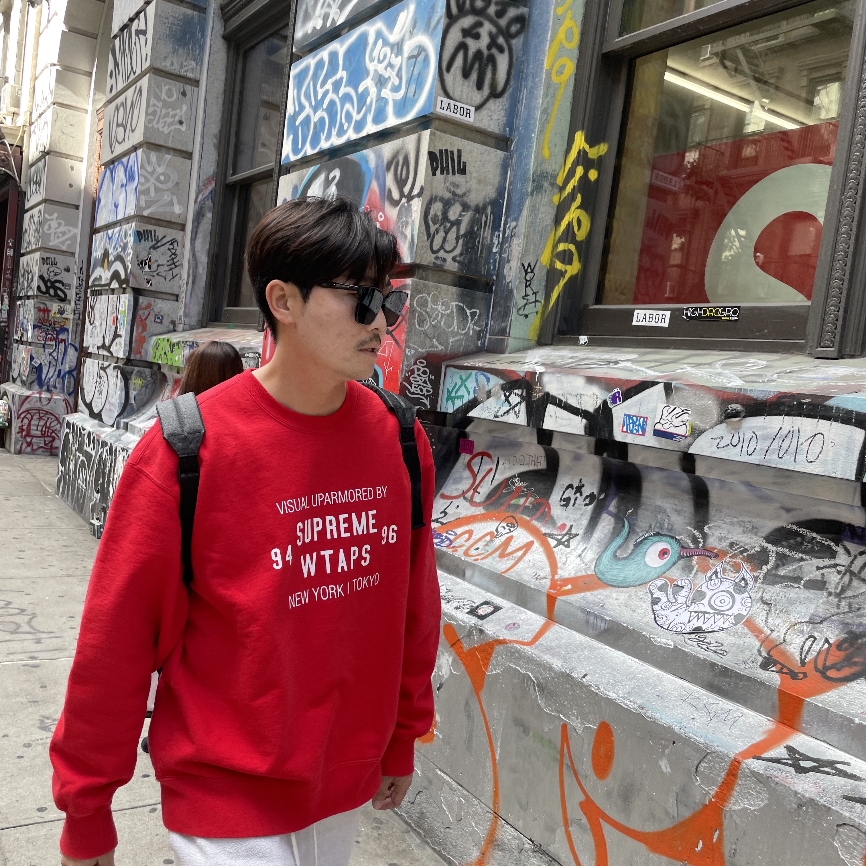 Supreme x WTAPS Crewneck Red - 21FW 착용 스타일 - 1