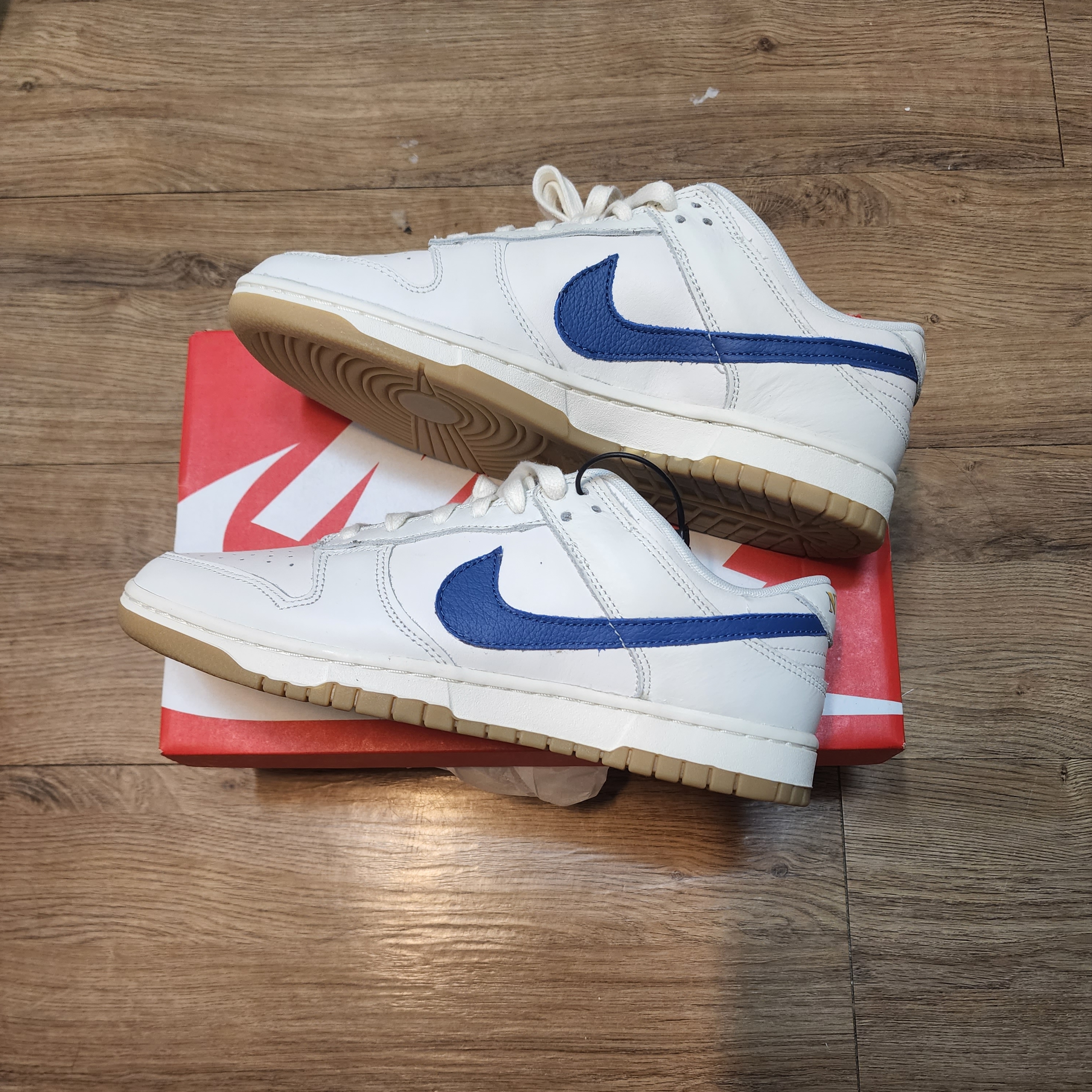 Nike Dunk Low SE Sail Dark Marina Blue 착용 스타일
