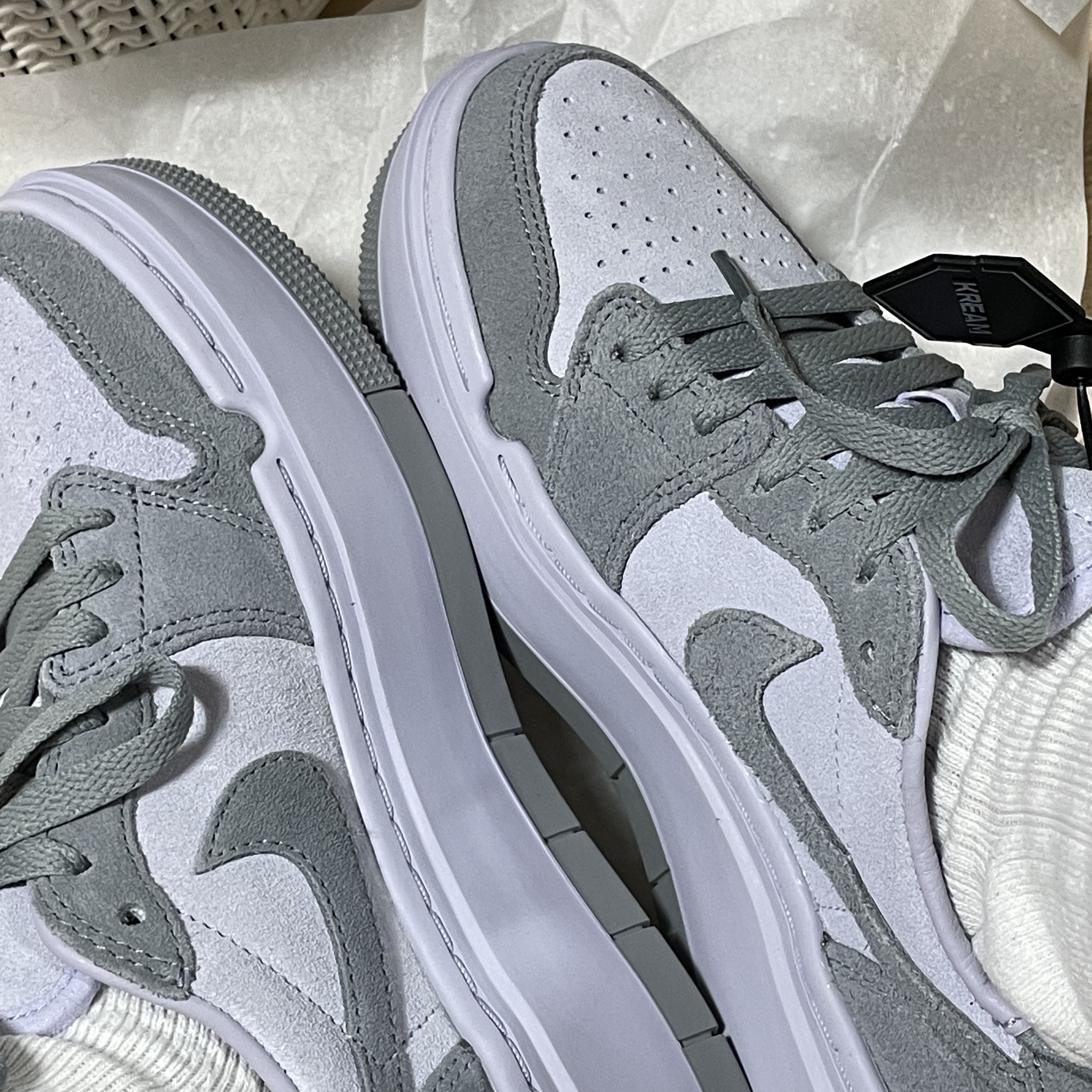 (W) Jordan 1 Elevate Low Stealth 착용 스타일 - 1