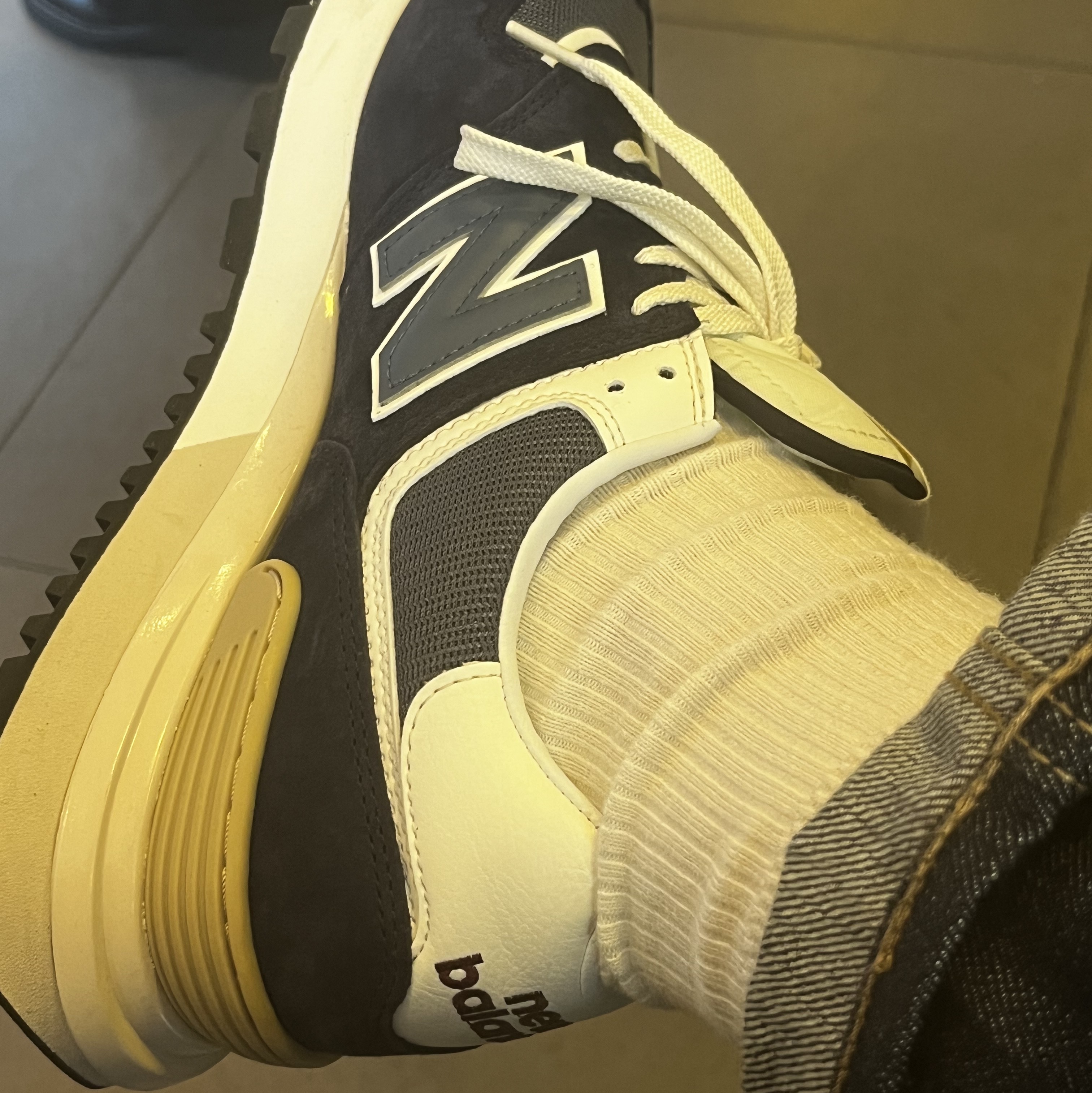New Balance 574 Legacy Navy 착용 스타일