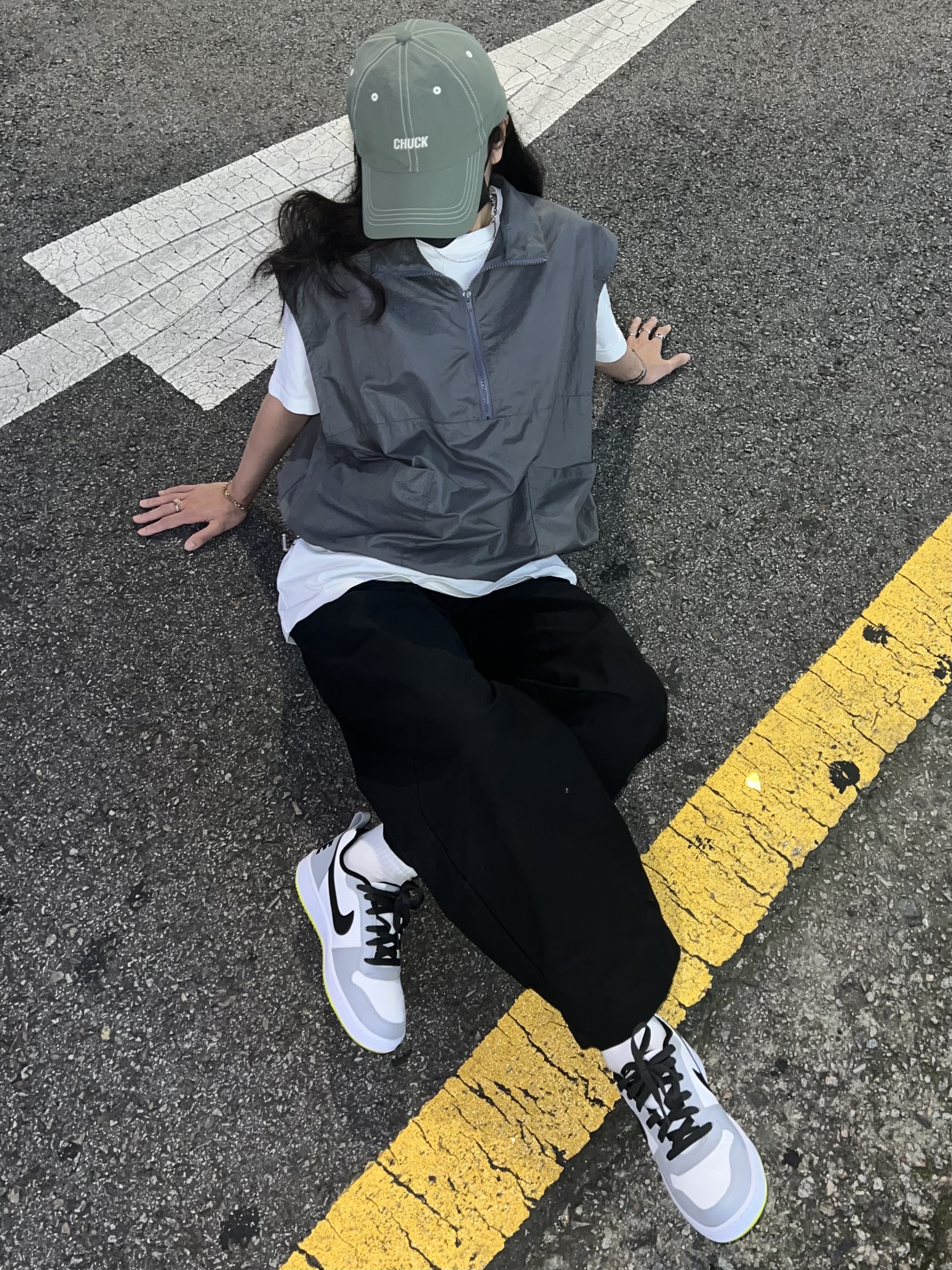 (GS) Nike Court Borough Low White Black Wolf Grey 착용 스타일