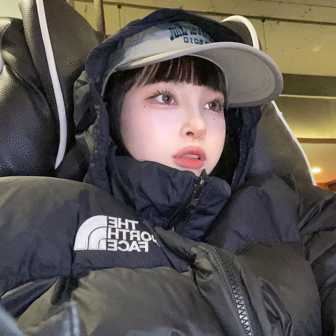 The North Face 1996 Eco Nuptse Jacket Black 착용 스타일